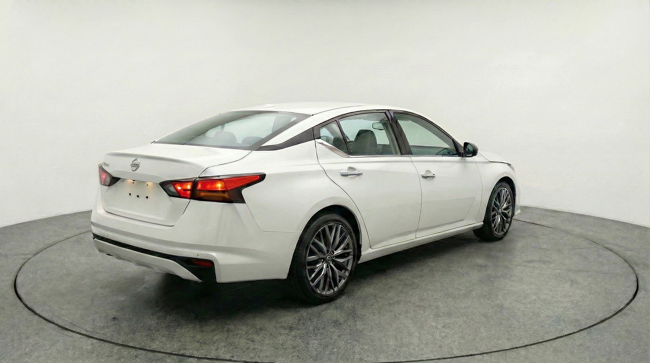 Thumbnail: 2025 Nissan Altima - 9