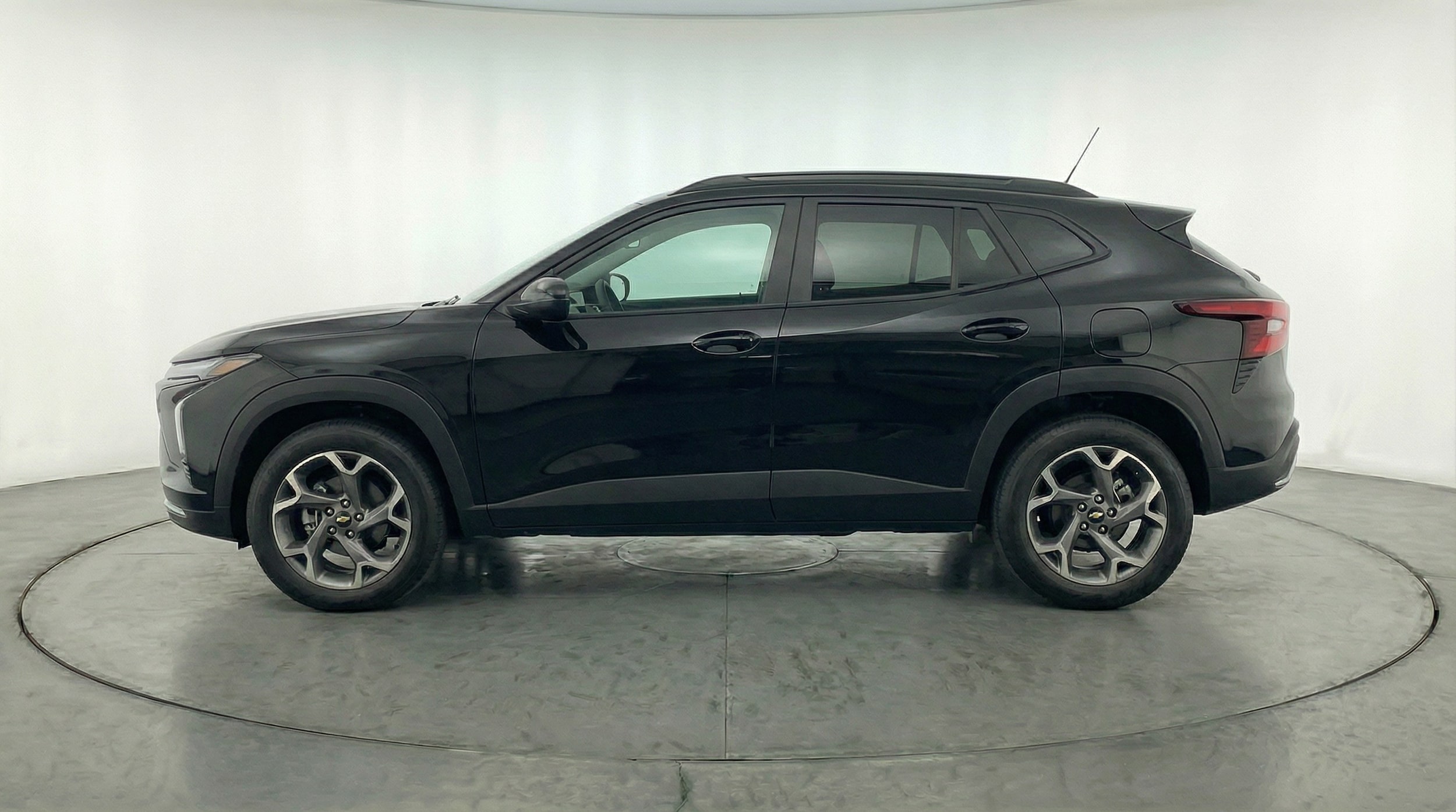 Thumbnail: 2025 Chevrolet Trax - 4