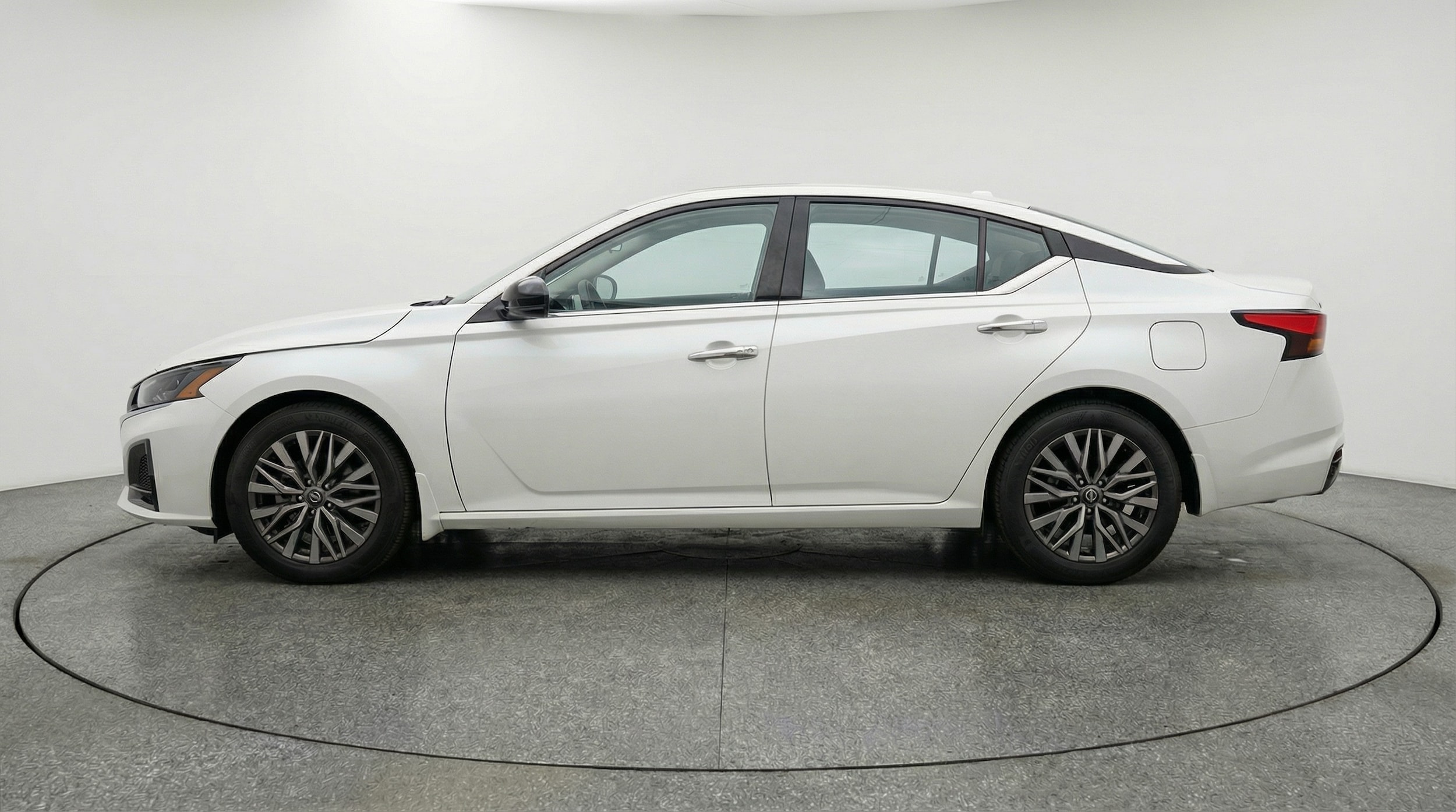 Thumbnail: 2025 Nissan Altima - 4