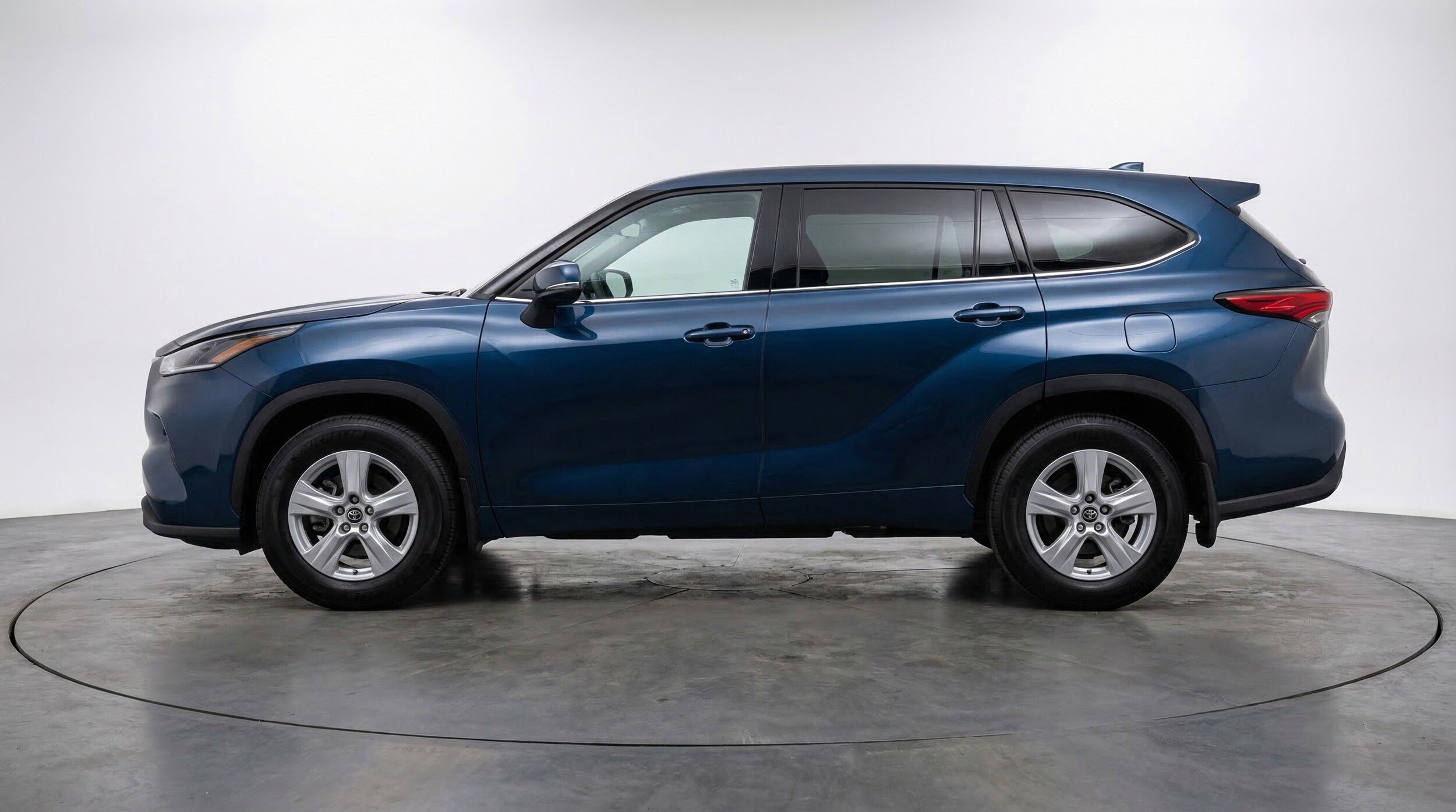 Thumbnail: 2025 Toyota Highlander - 5