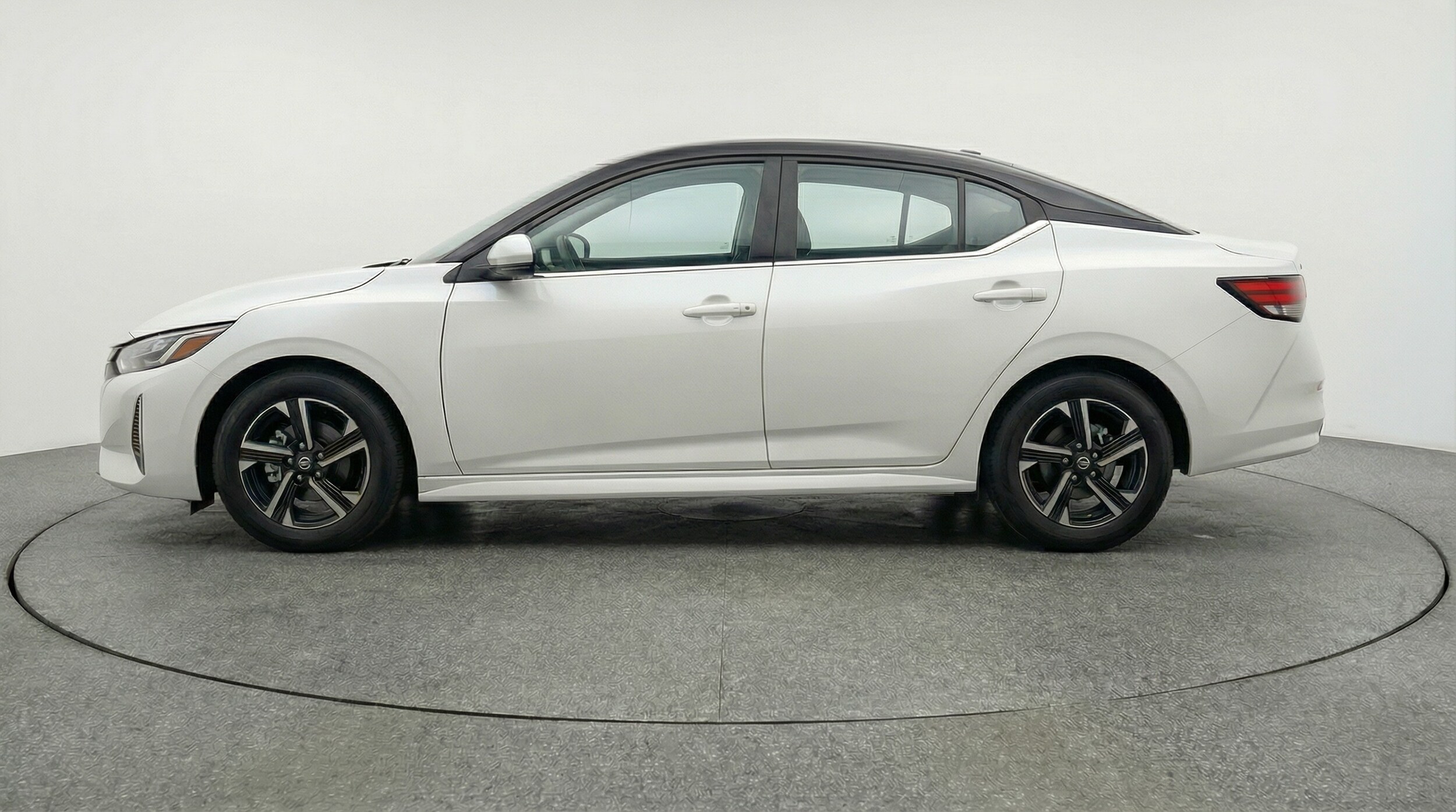 Thumbnail: 2025 Nissan Sentra - 4