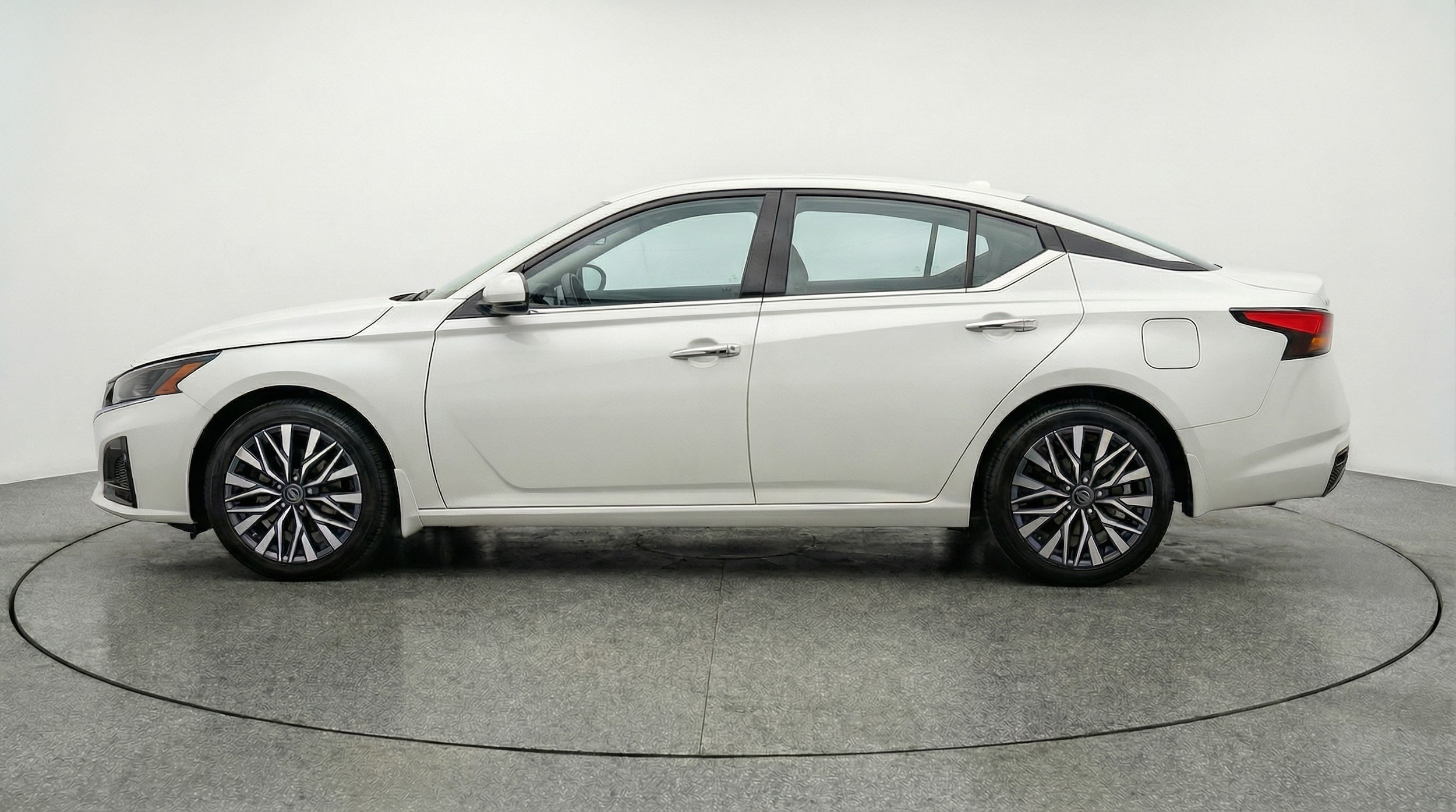 Thumbnail: 2025 Nissan Altima - 4