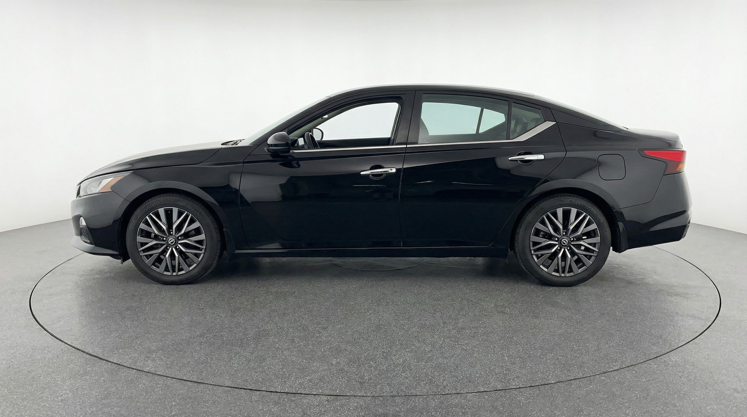 Thumbnail: 2025 Nissan Altima - 4