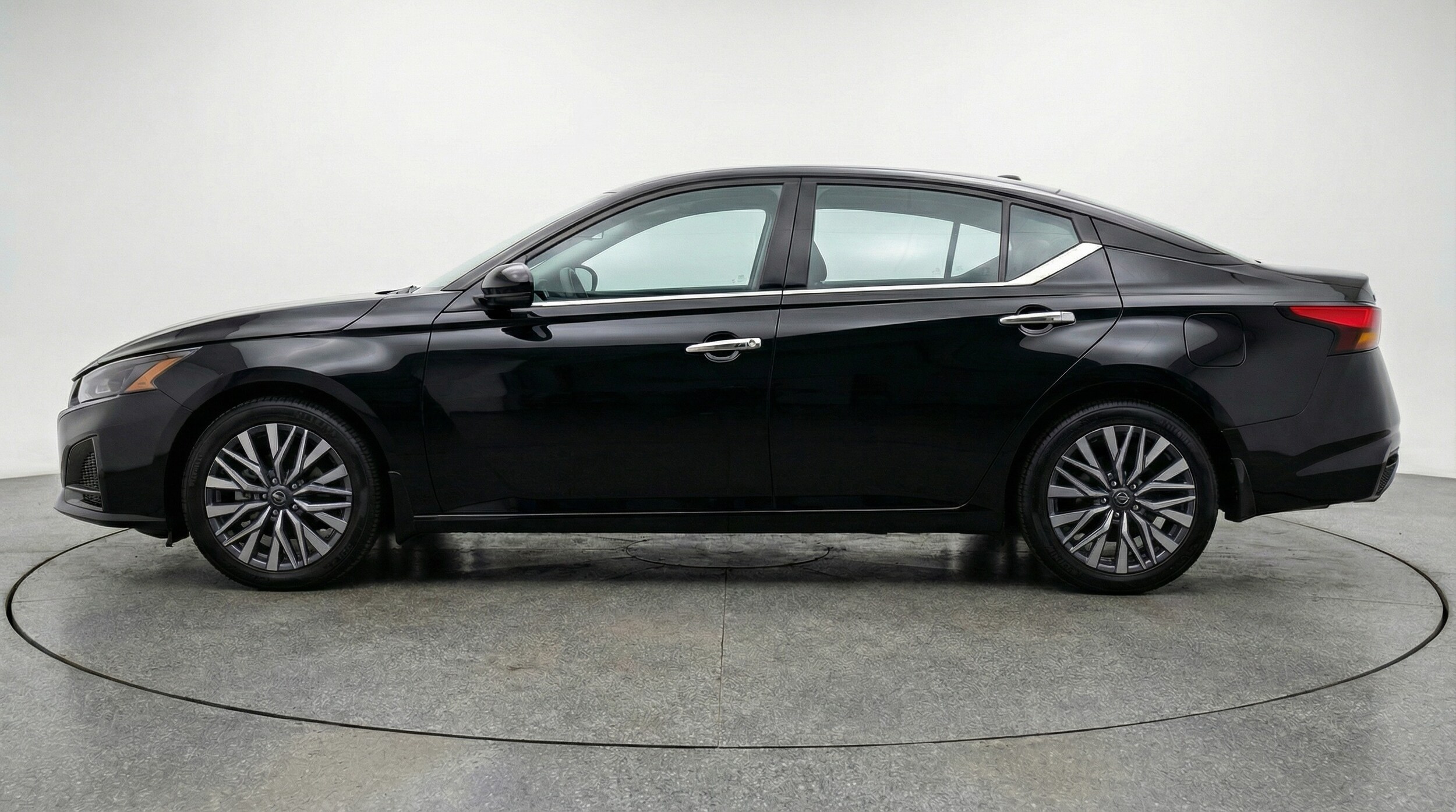 Thumbnail: 2025 Nissan Altima - 4