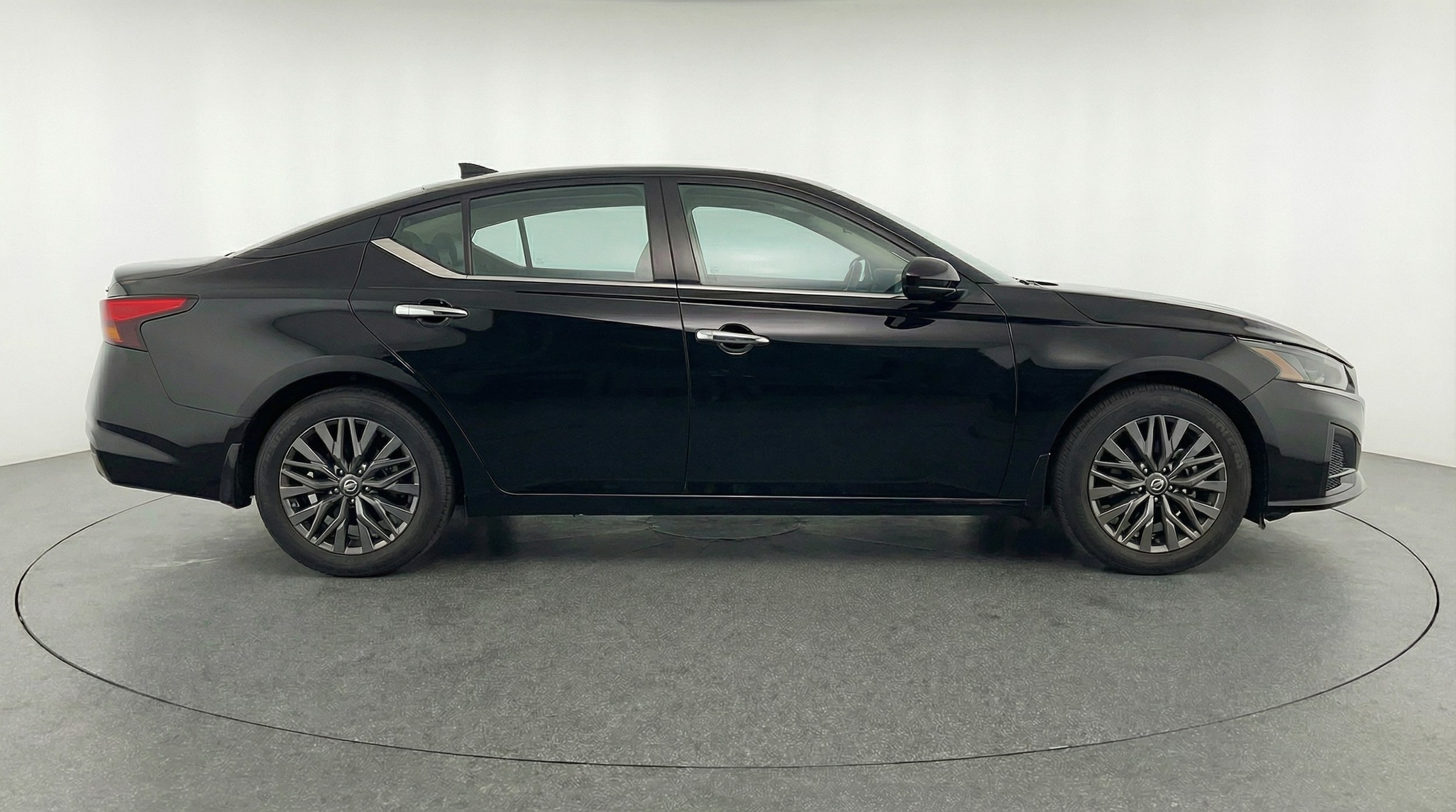 Thumbnail: 2025 Nissan Altima - 8