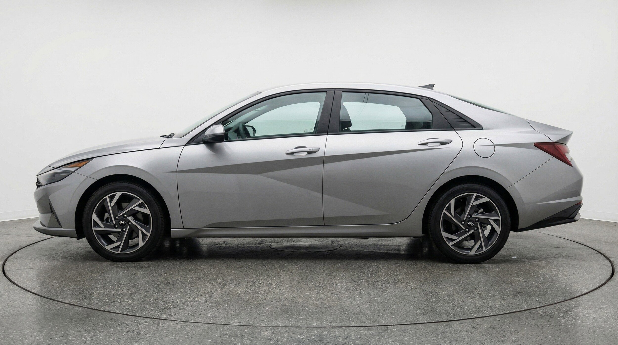 Thumbnail: 2025 Hyundai Elantra - 5