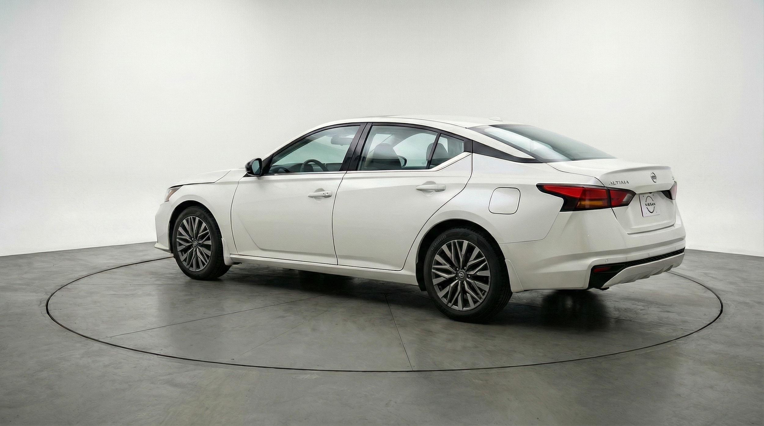 Thumbnail: 2025 Nissan Altima - 5