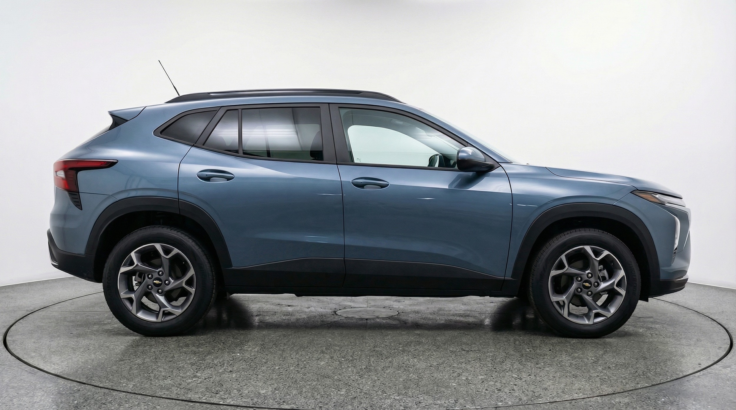 Thumbnail: 2025 Chevrolet Trax - 8