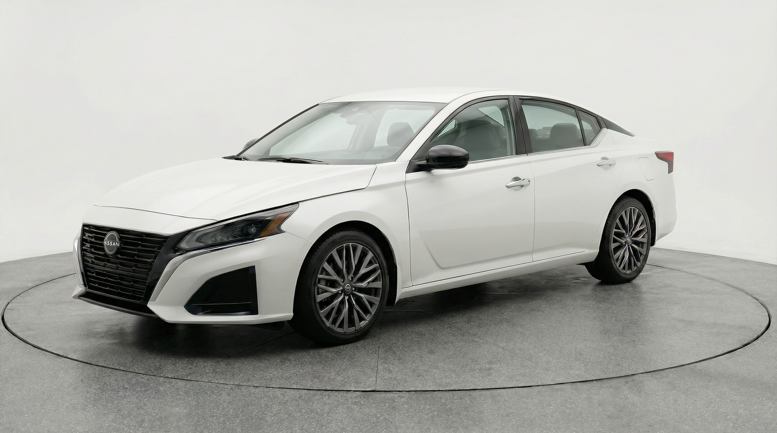 Thumbnail: 2025 Nissan Altima - 3