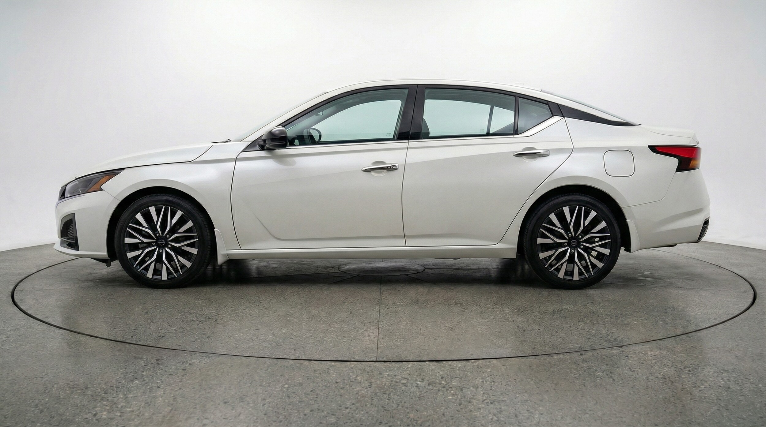 Thumbnail: 2025 Nissan Altima - 4