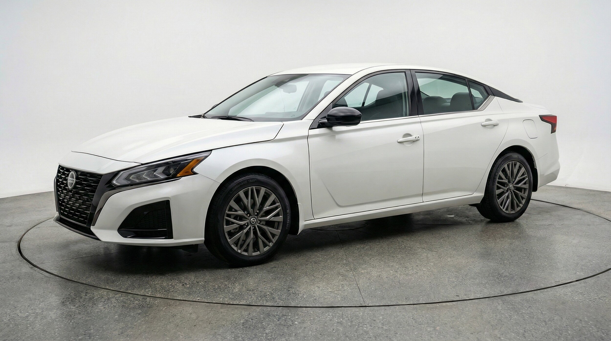 Thumbnail: 2025 Nissan Altima - 3