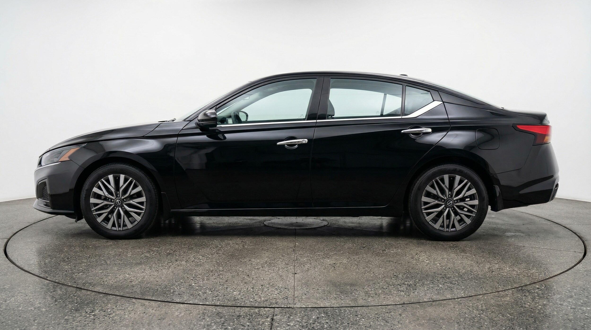 Thumbnail: 2025 Nissan Altima - 4