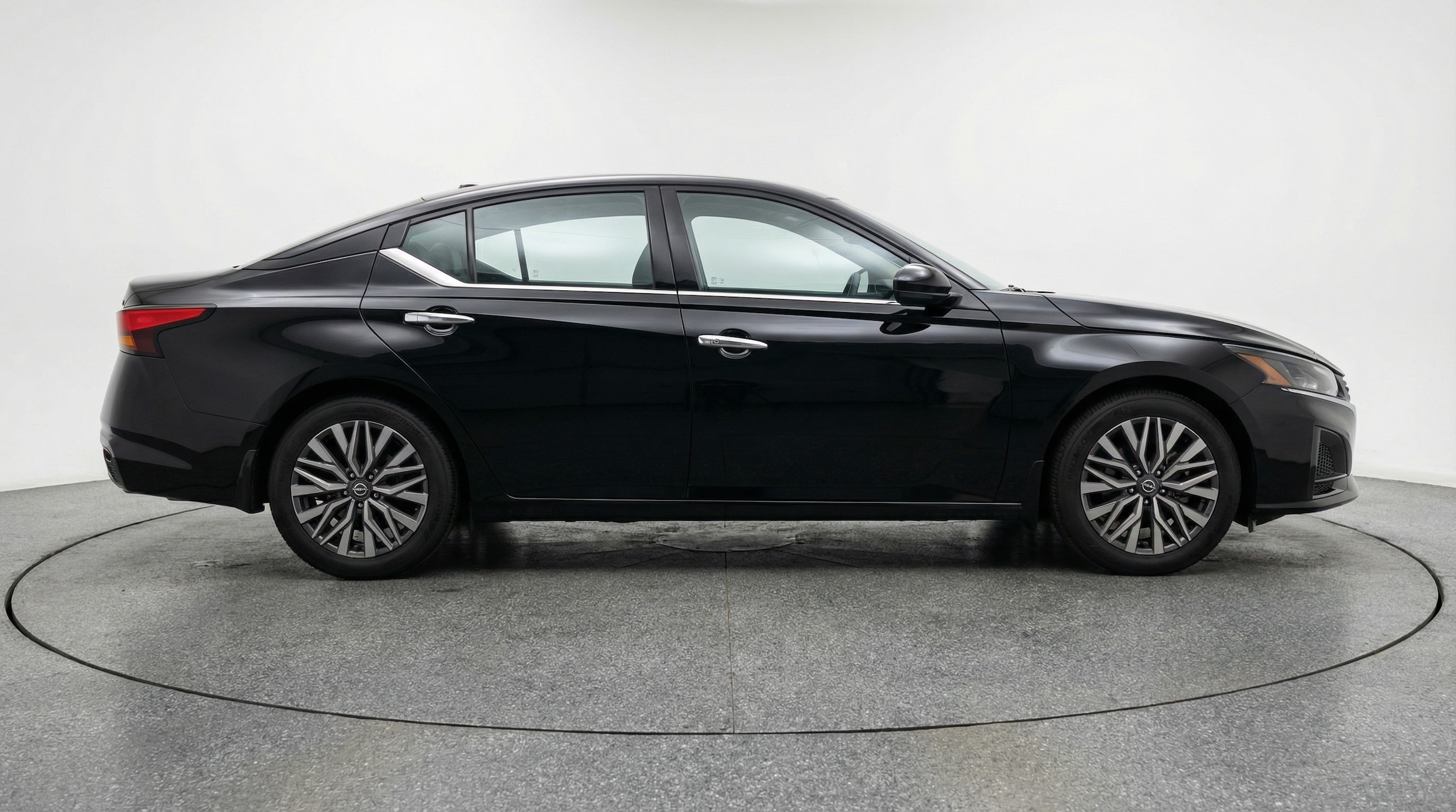 Thumbnail: 2025 Nissan Altima - 8