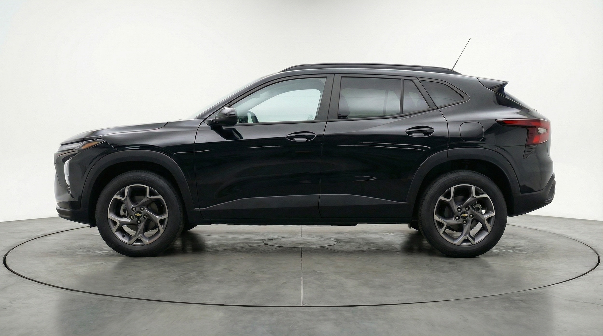 Thumbnail: 2025 Chevrolet Trax - 4