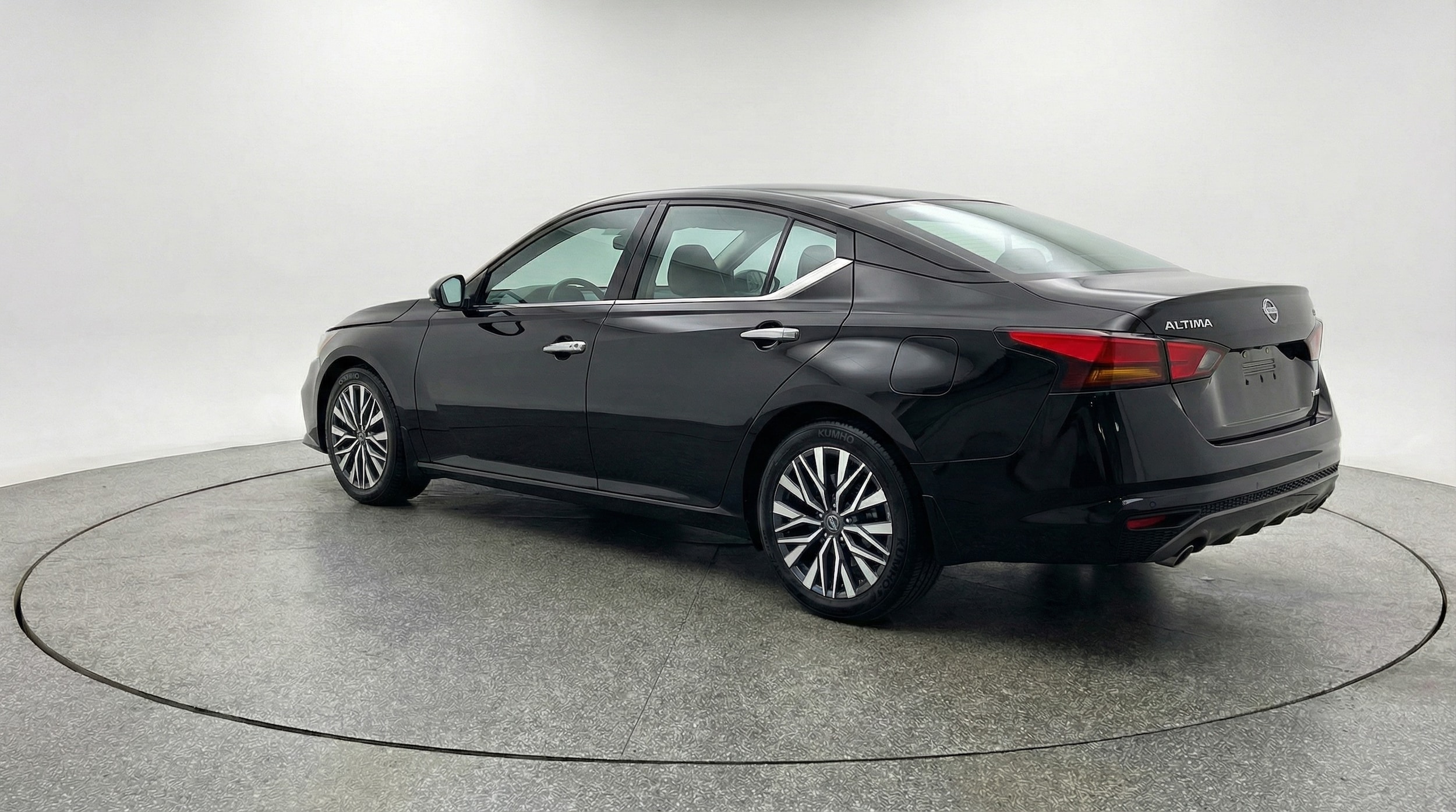 Thumbnail: 2025 Nissan Altima - 5