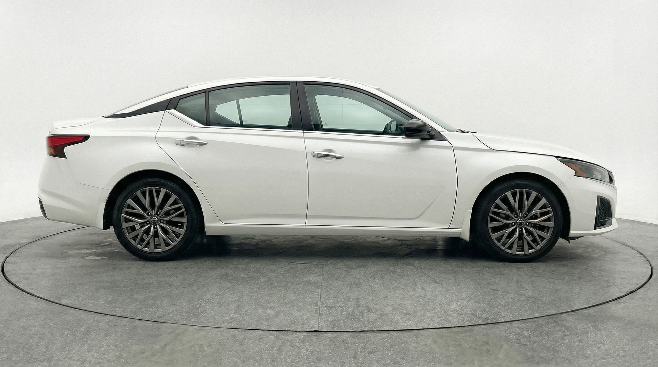 Thumbnail: 2025 Nissan Altima - 8