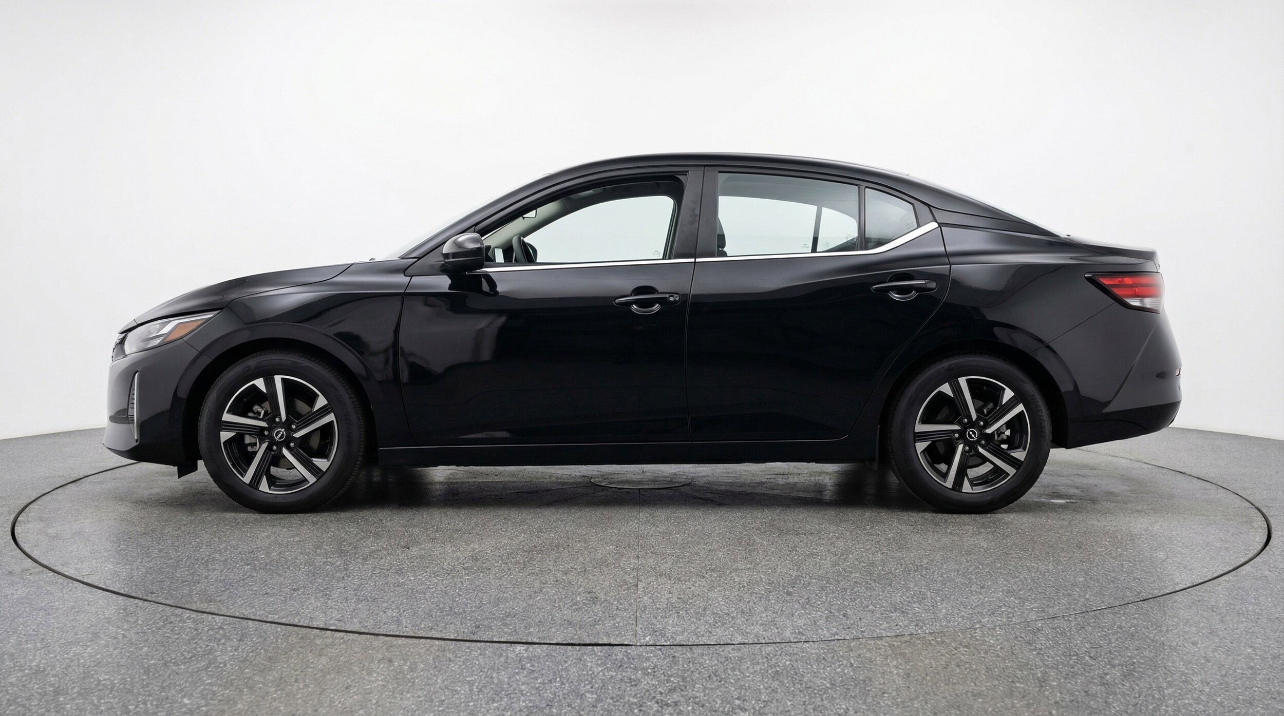 Thumbnail: 2025 Nissan Sentra - 5