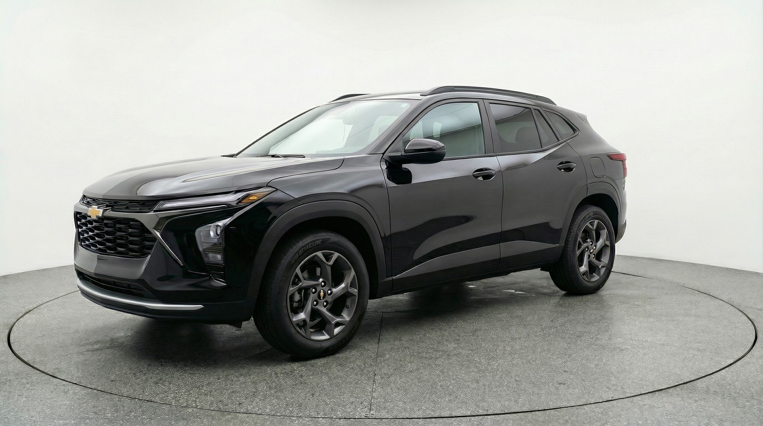 Thumbnail: 2025 Chevrolet Trax - 3