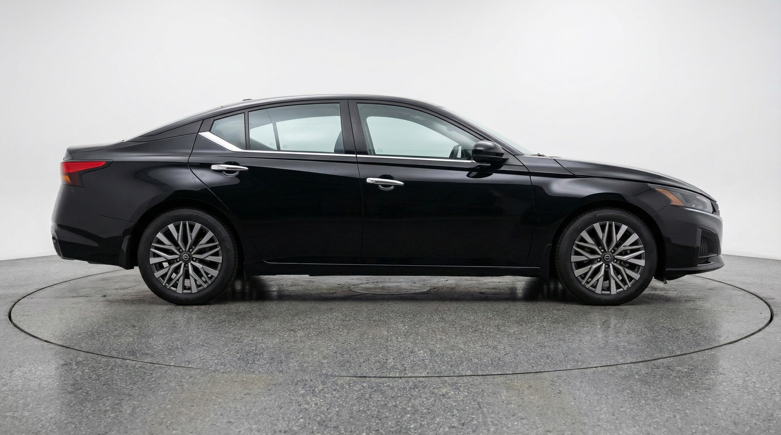 Thumbnail: 2025 Nissan Altima - 8