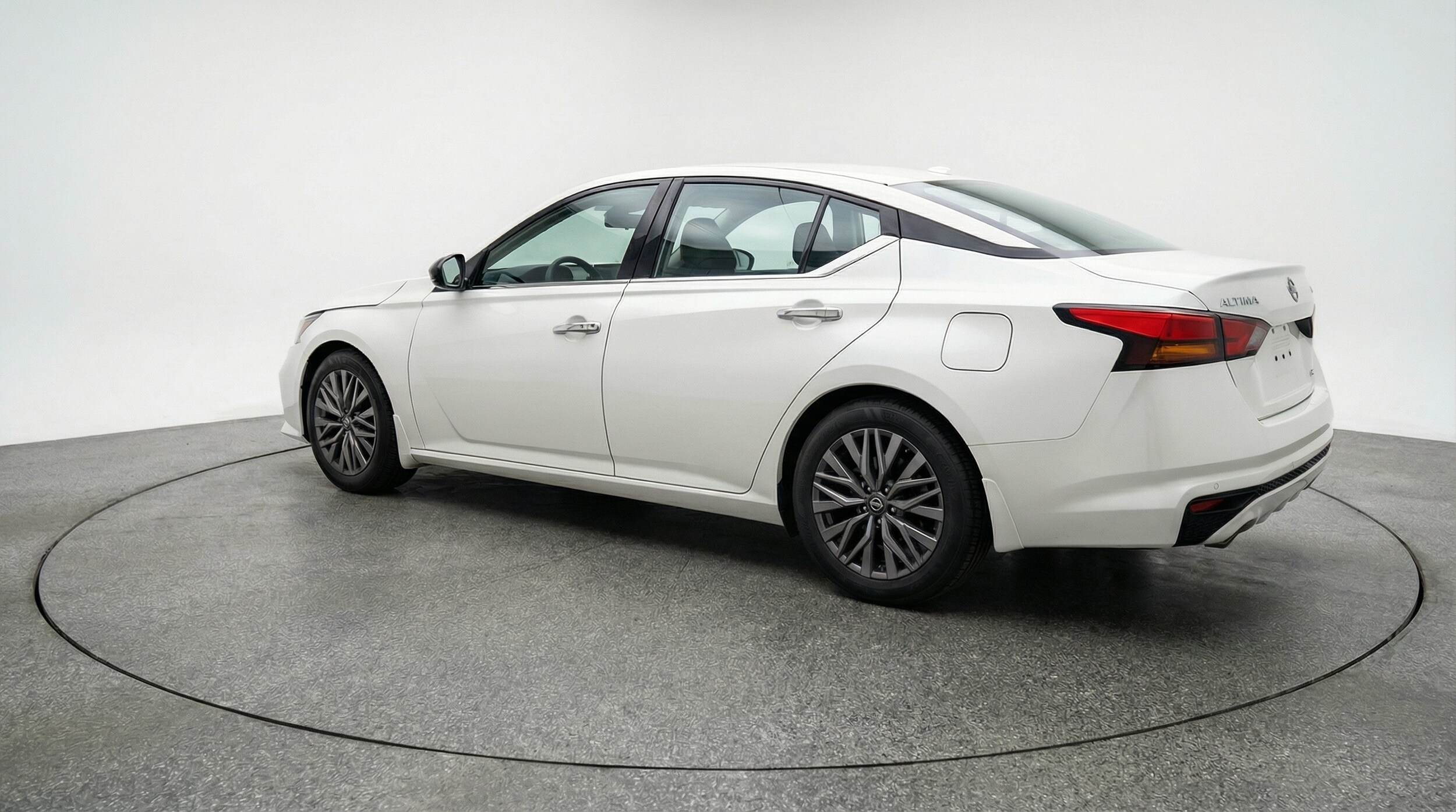 Thumbnail: 2025 Nissan Altima - 5