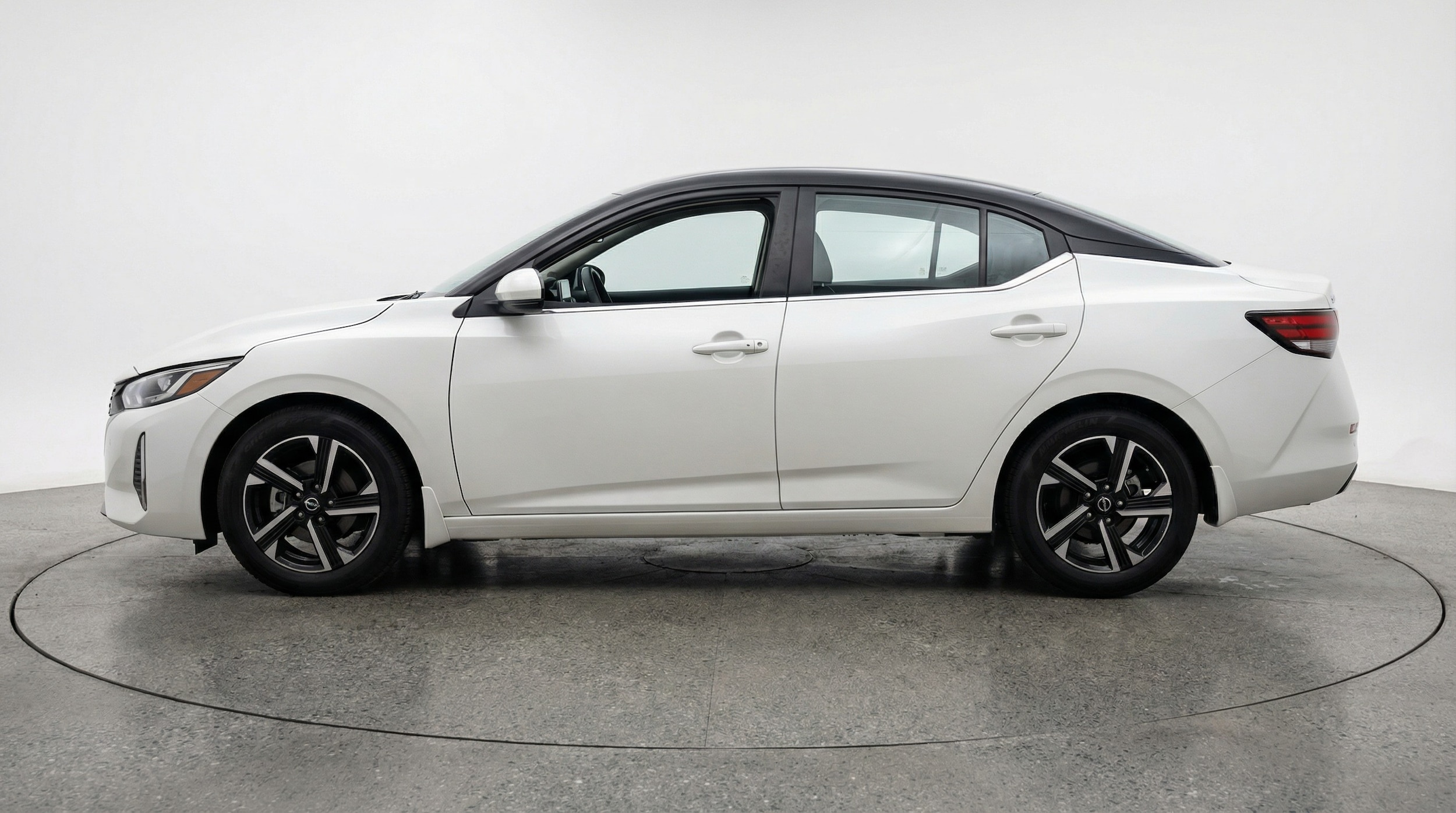 Thumbnail: 2025 Nissan Sentra - 4