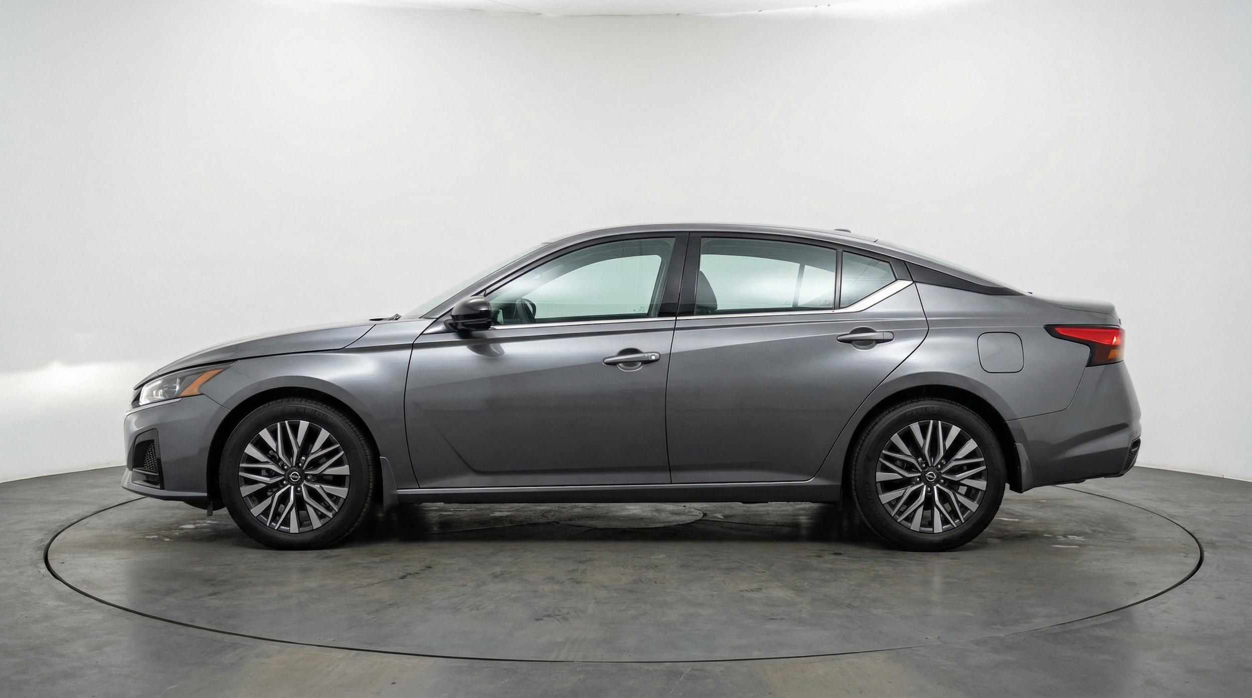 Thumbnail: 2025 Nissan Altima - 5