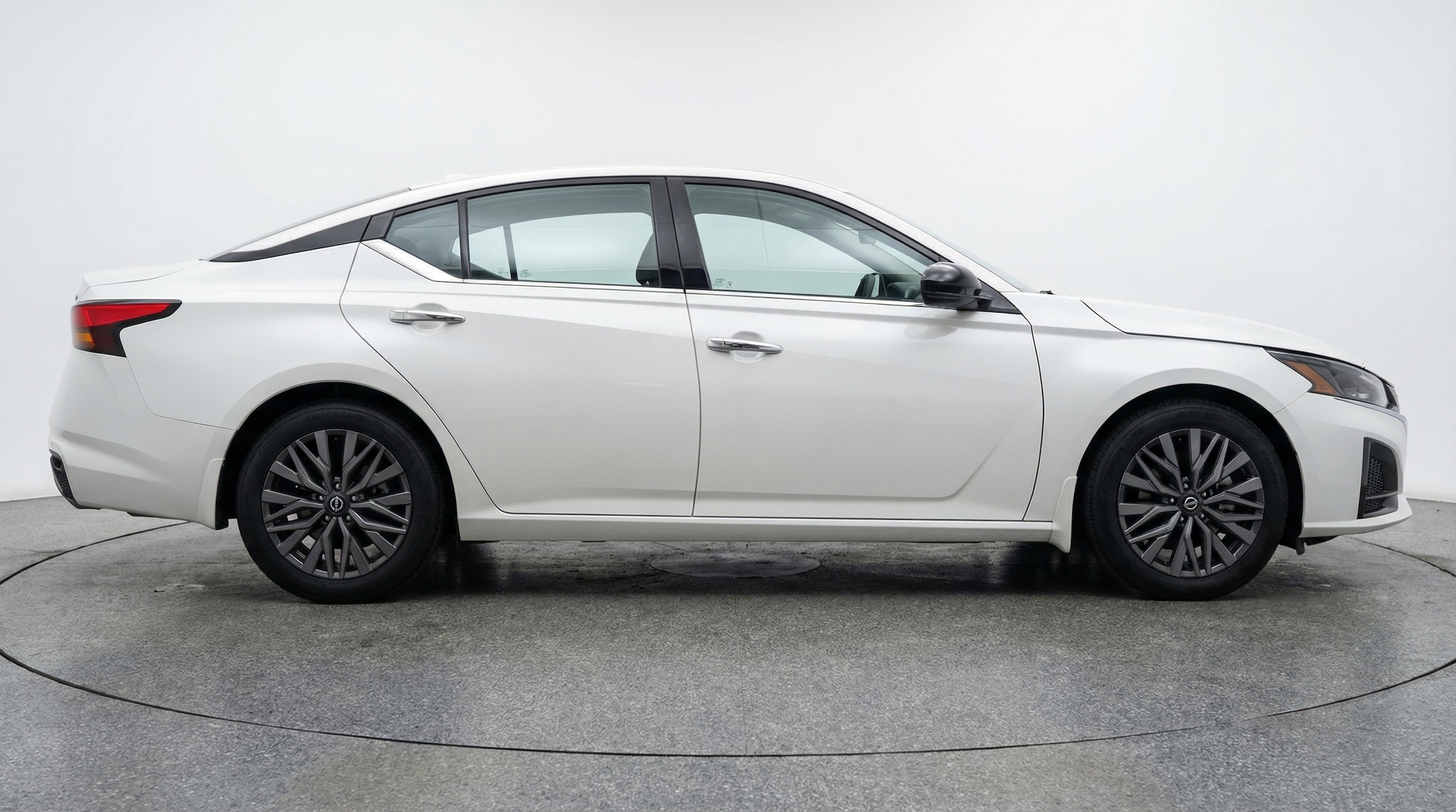 Thumbnail: 2025 Nissan Altima - 8