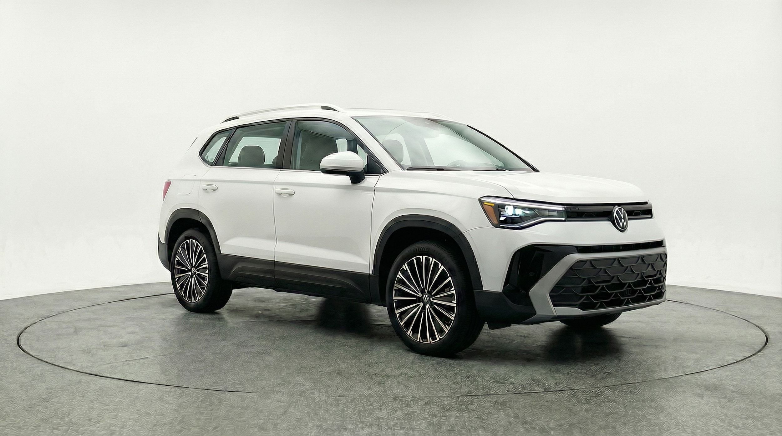 Thumbnail: 2025 Volkswagen Taos - 1