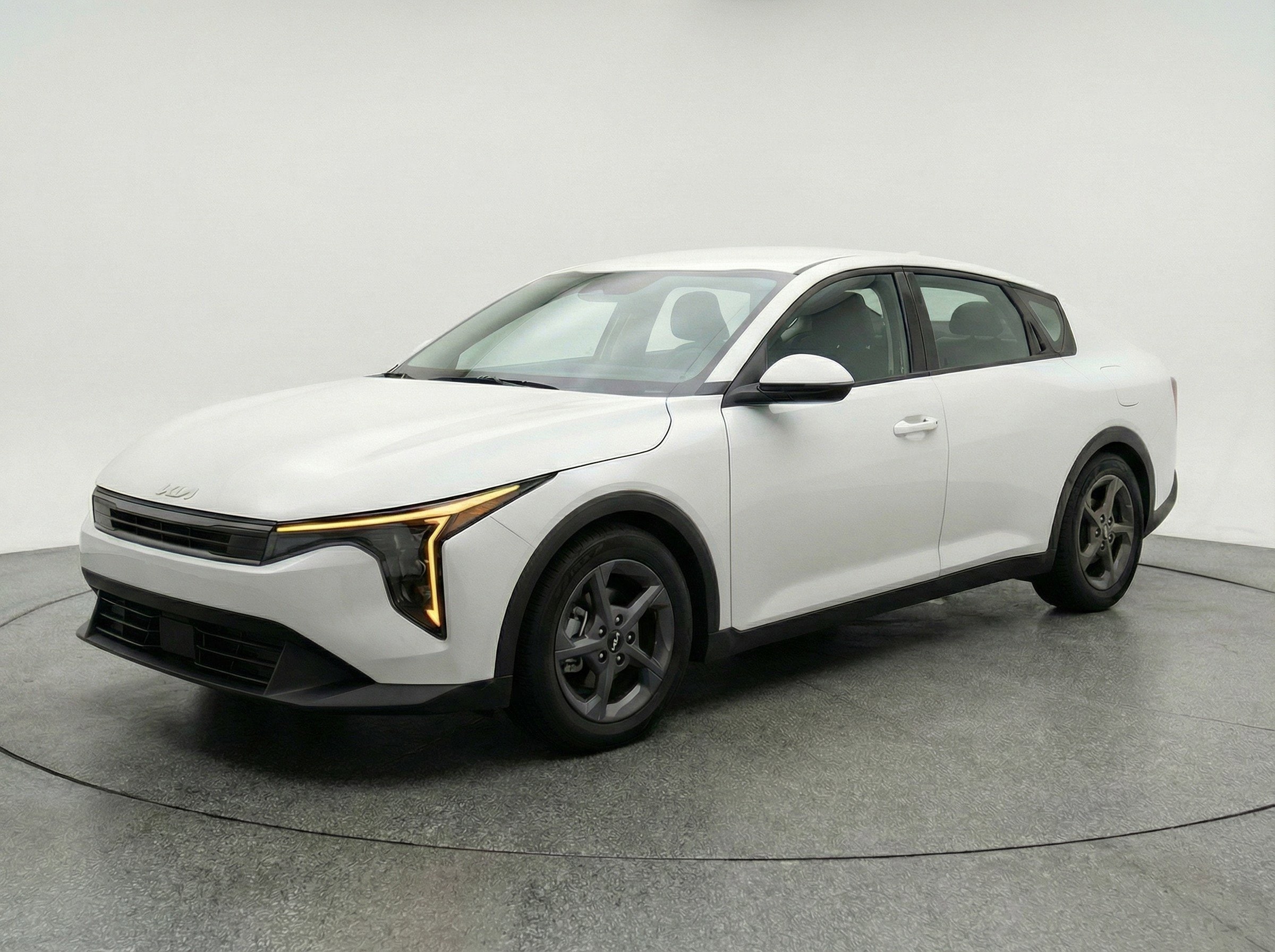 Thumbnail: 2025 Kia K4 - 3