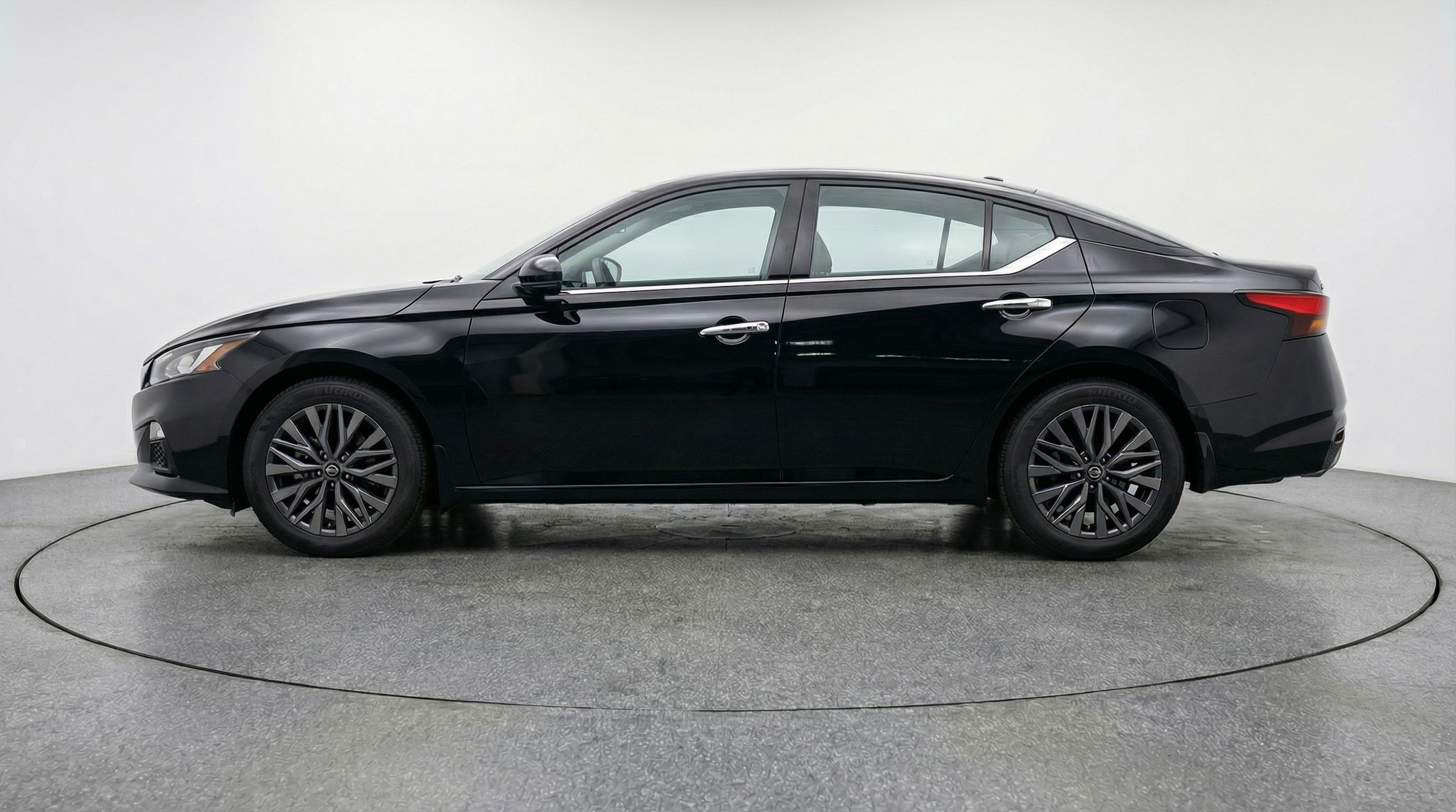 Thumbnail: 2025 Nissan Altima - 4