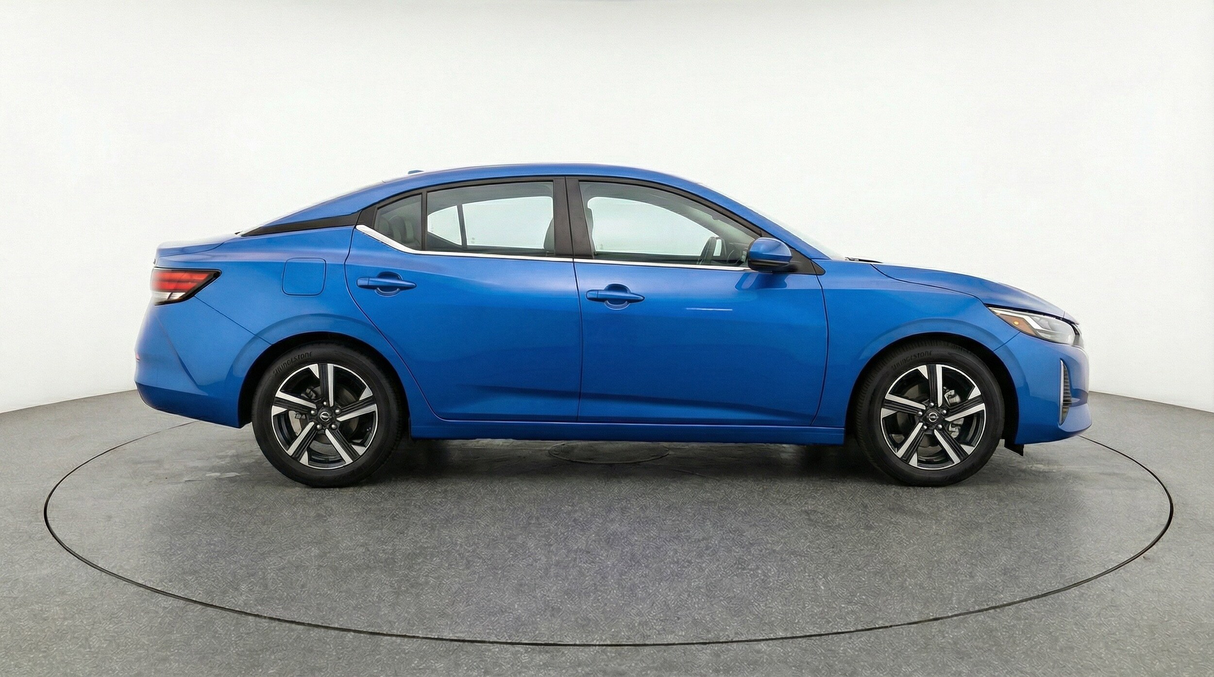 Thumbnail: 2025 Nissan Sentra - 11