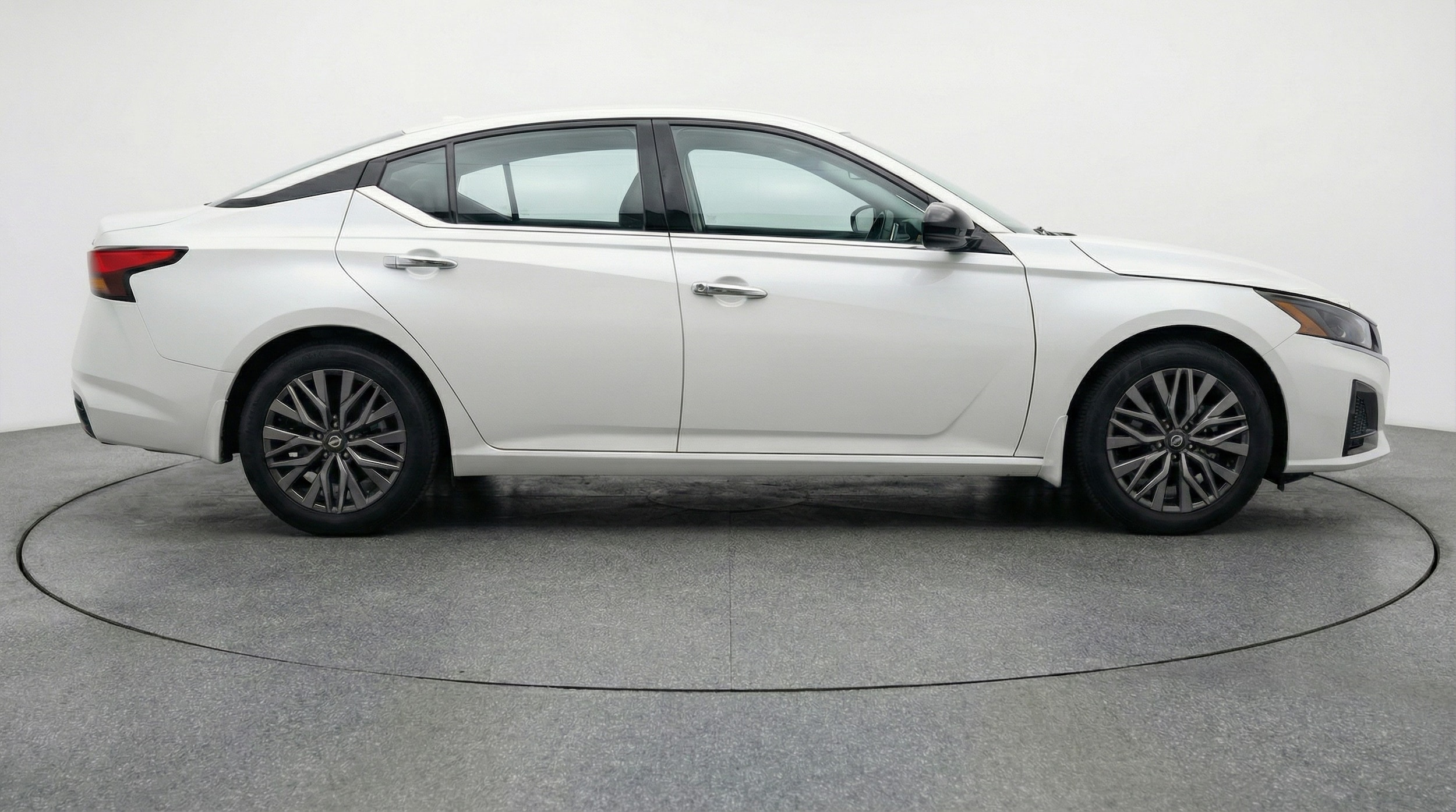 Thumbnail: 2025 Nissan Altima - 8