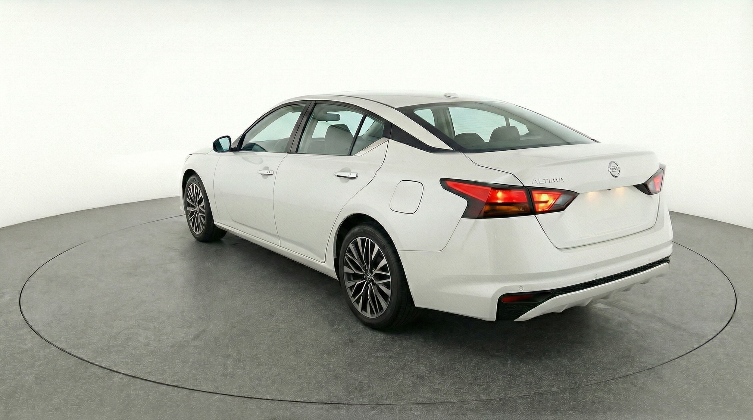 Thumbnail: 2025 Nissan Altima - 5