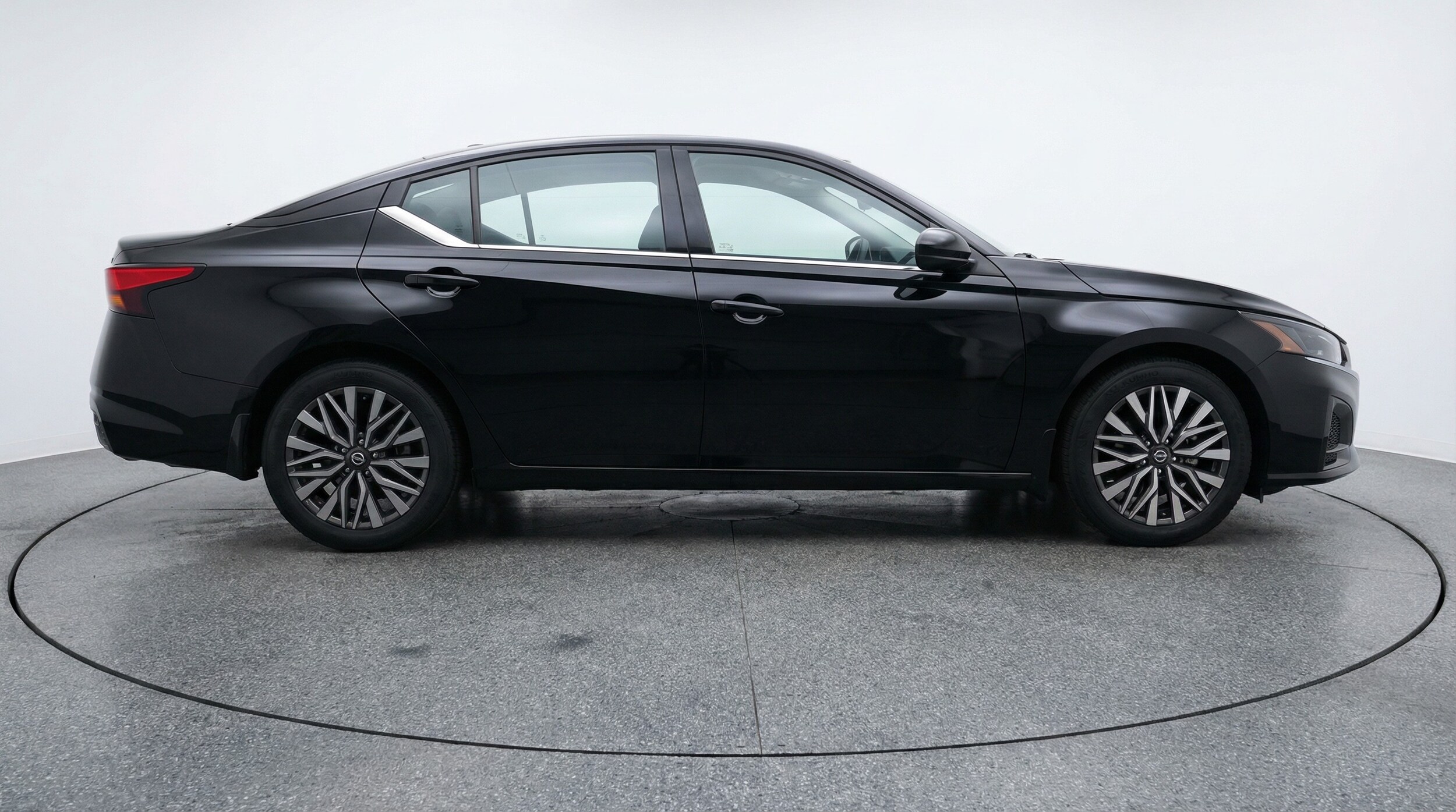 Thumbnail: 2025 Nissan Altima - 8