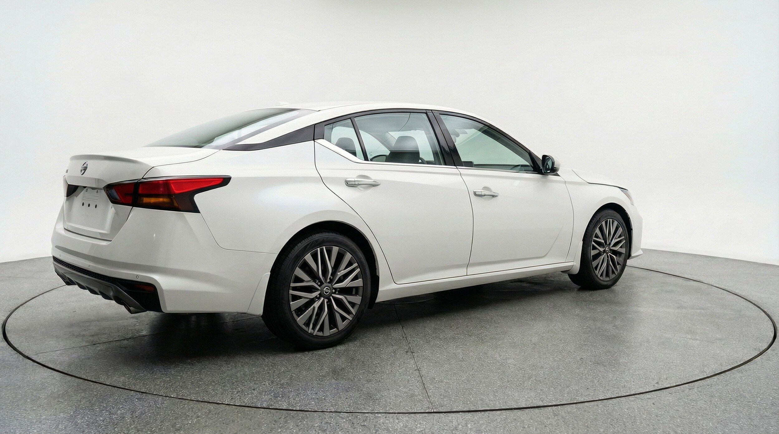 Thumbnail: 2025 Nissan Altima - 9