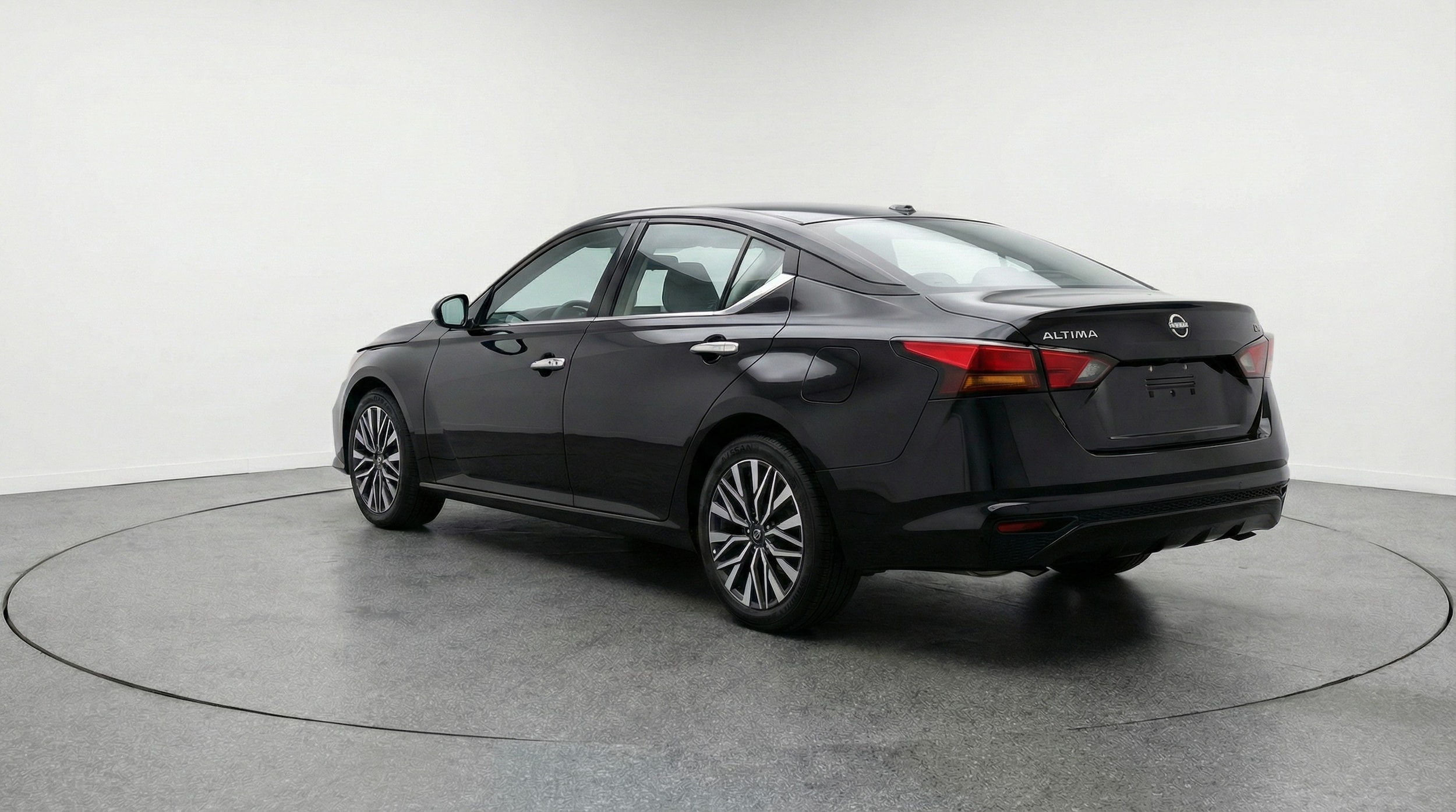 Thumbnail: 2025 Nissan Altima - 5