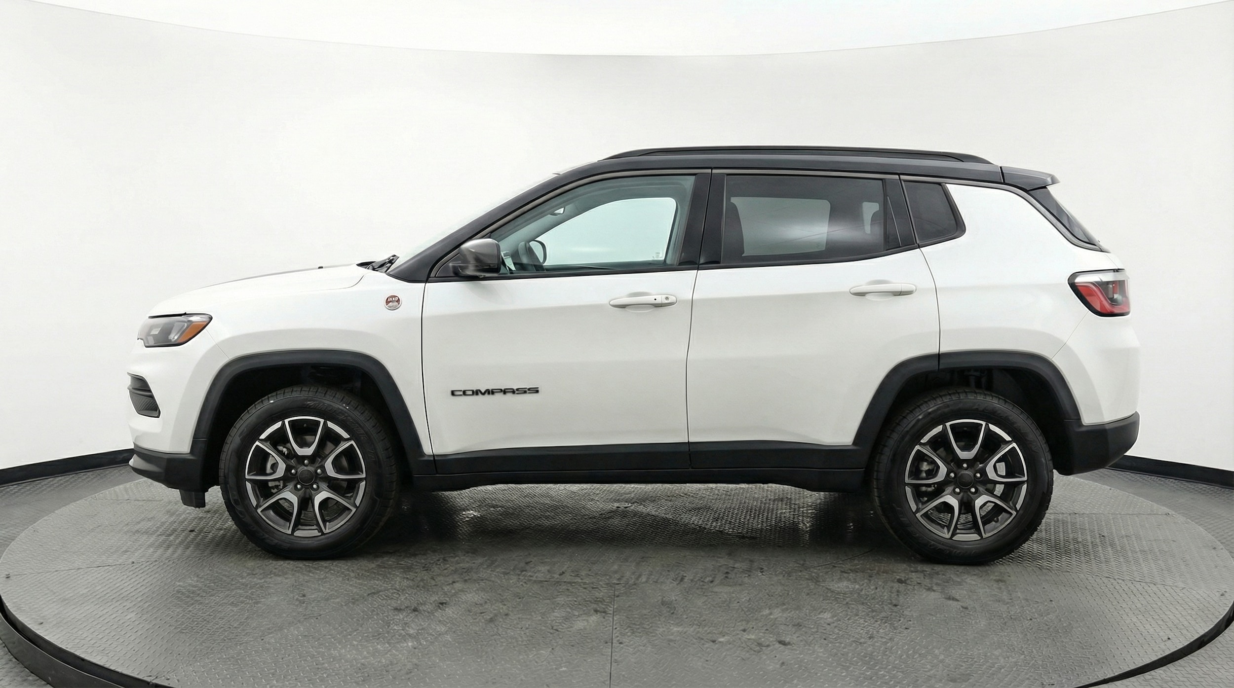 Thumbnail: 2025 Jeep Compass - 4