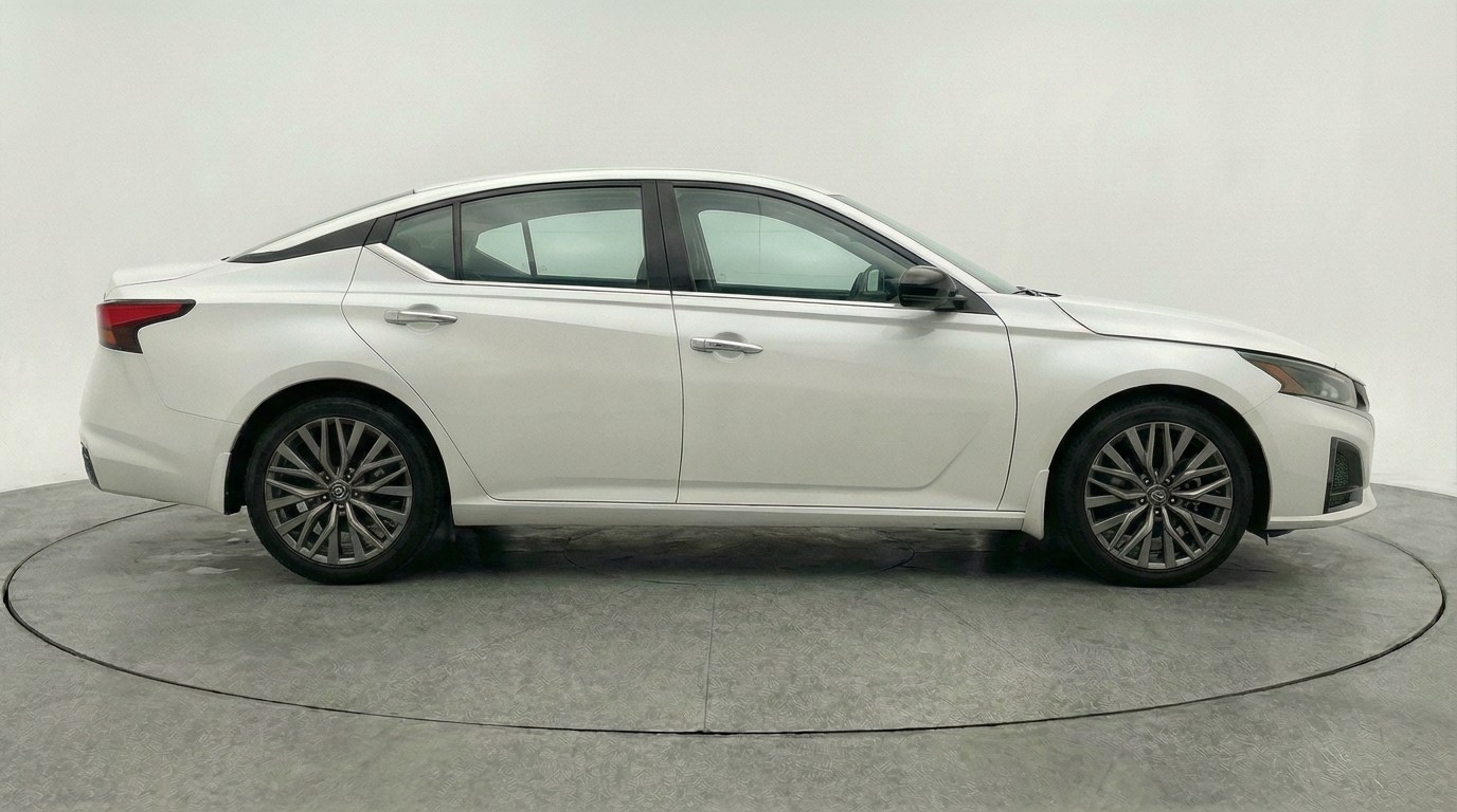 Thumbnail: 2025 Nissan Altima - 8