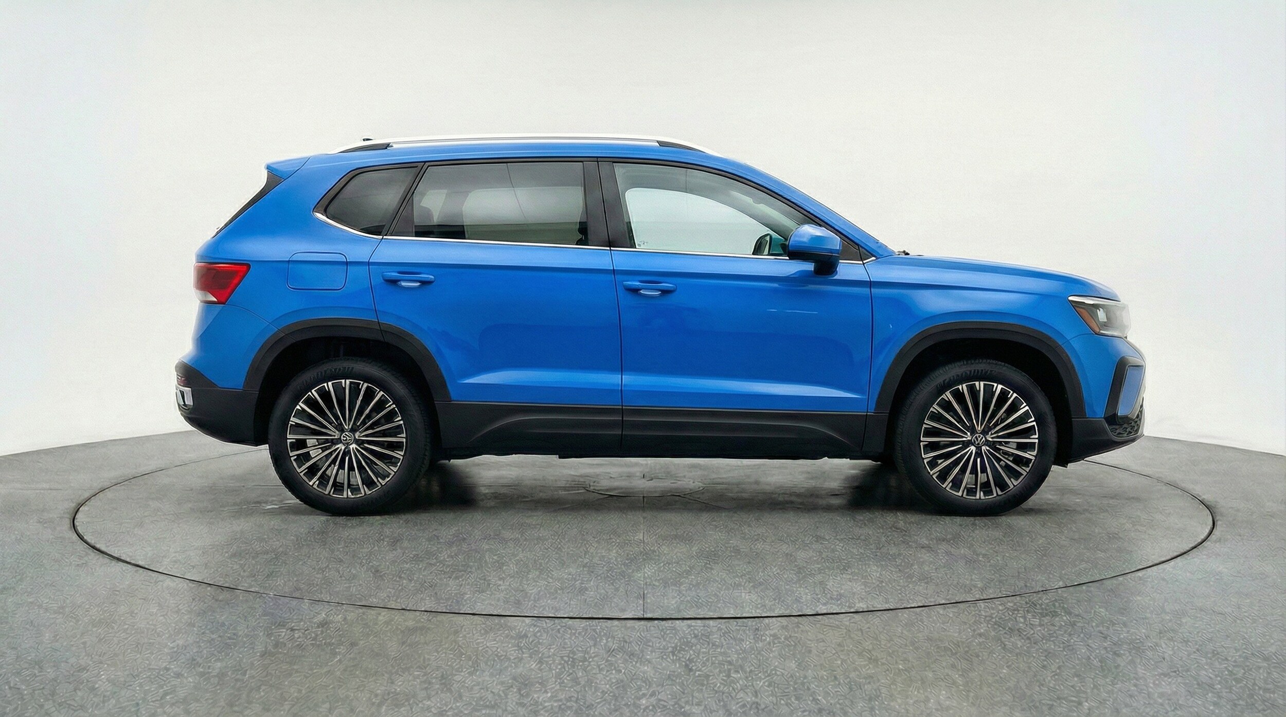 Thumbnail: 2025 Volkswagen Taos - 11