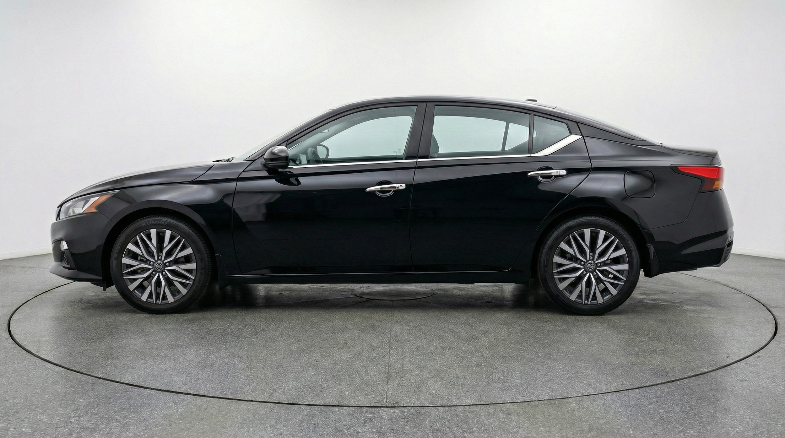 Thumbnail: 2025 Nissan Altima - 4