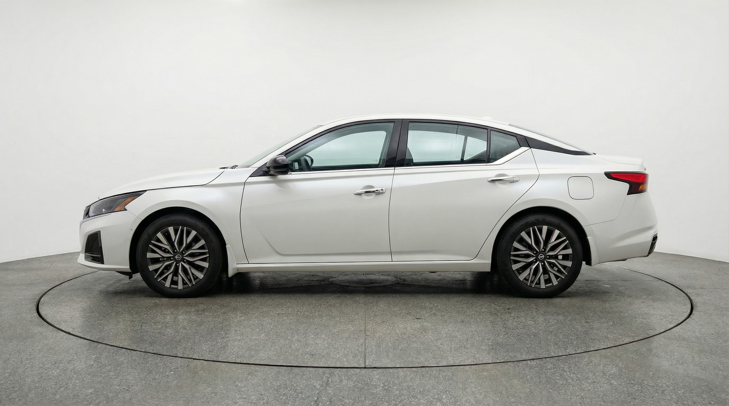 Thumbnail: 2025 Nissan Altima - 4