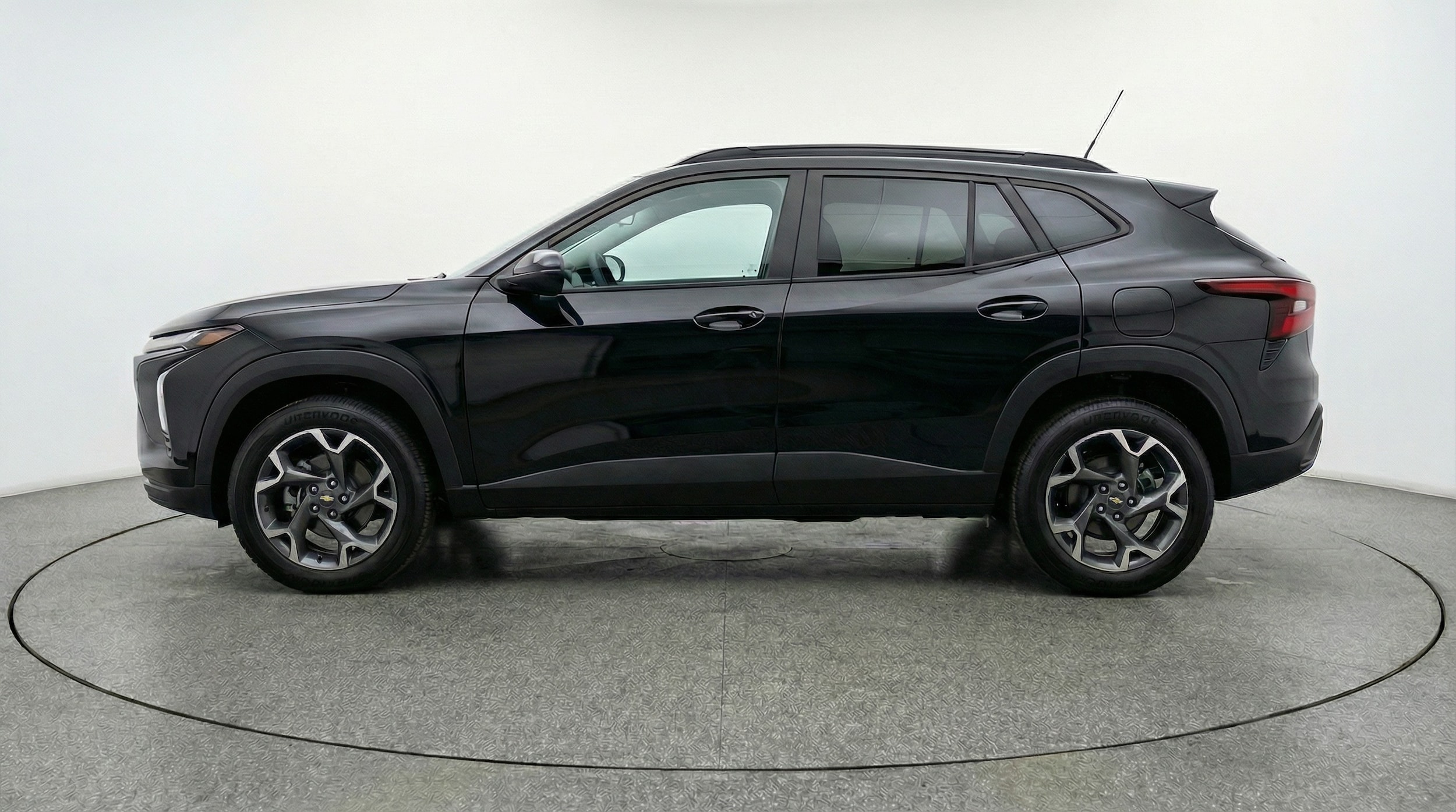 Thumbnail: 2025 Chevrolet Trax - 4