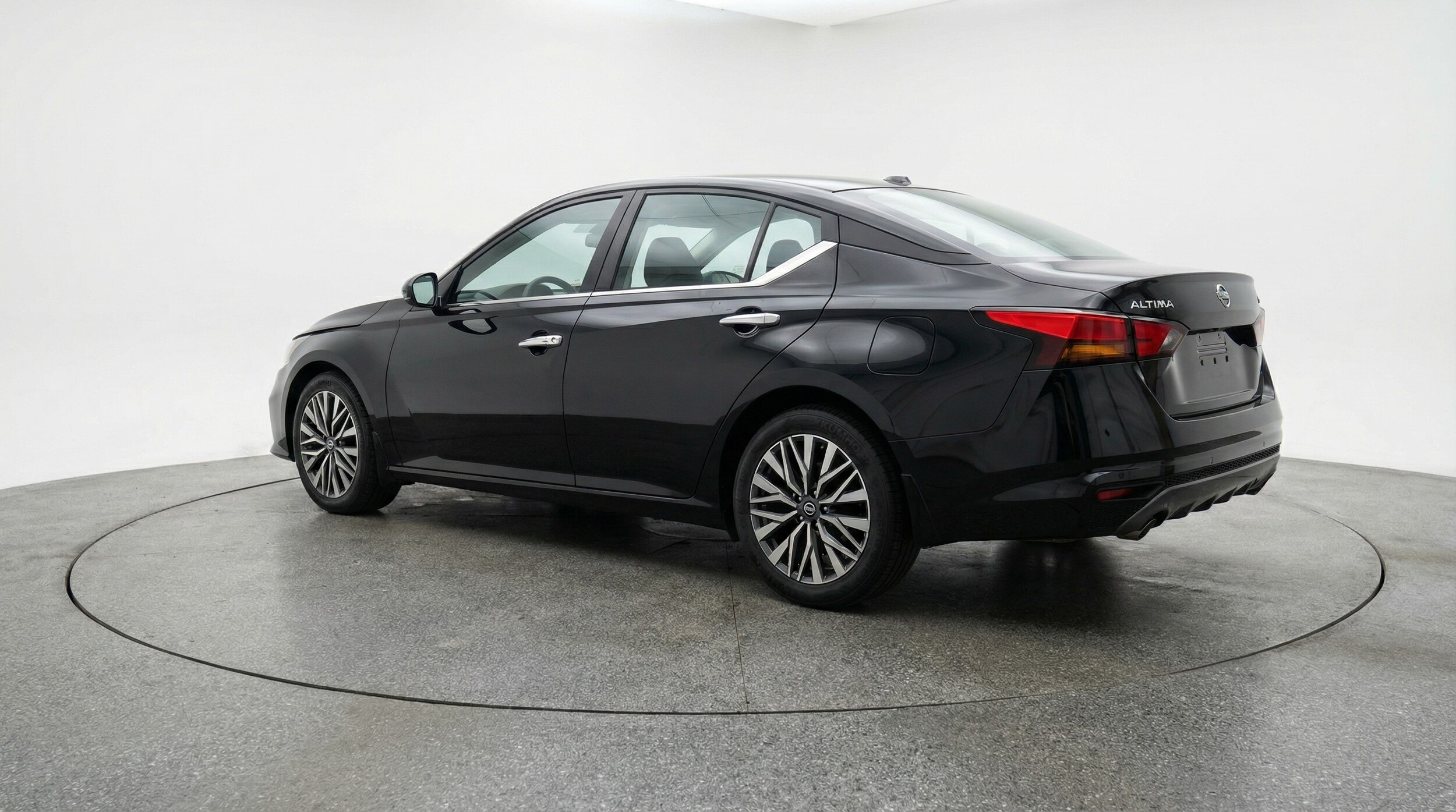 Thumbnail: 2025 Nissan Altima - 5