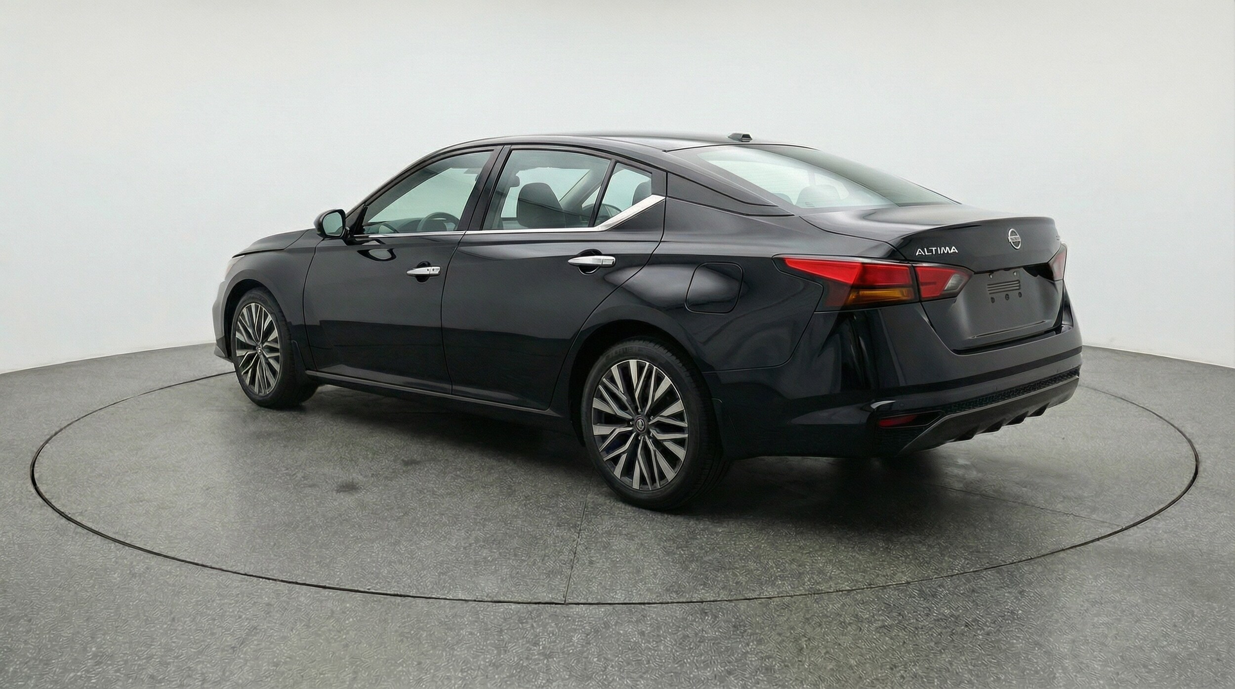 Thumbnail: 2025 Nissan Altima - 5