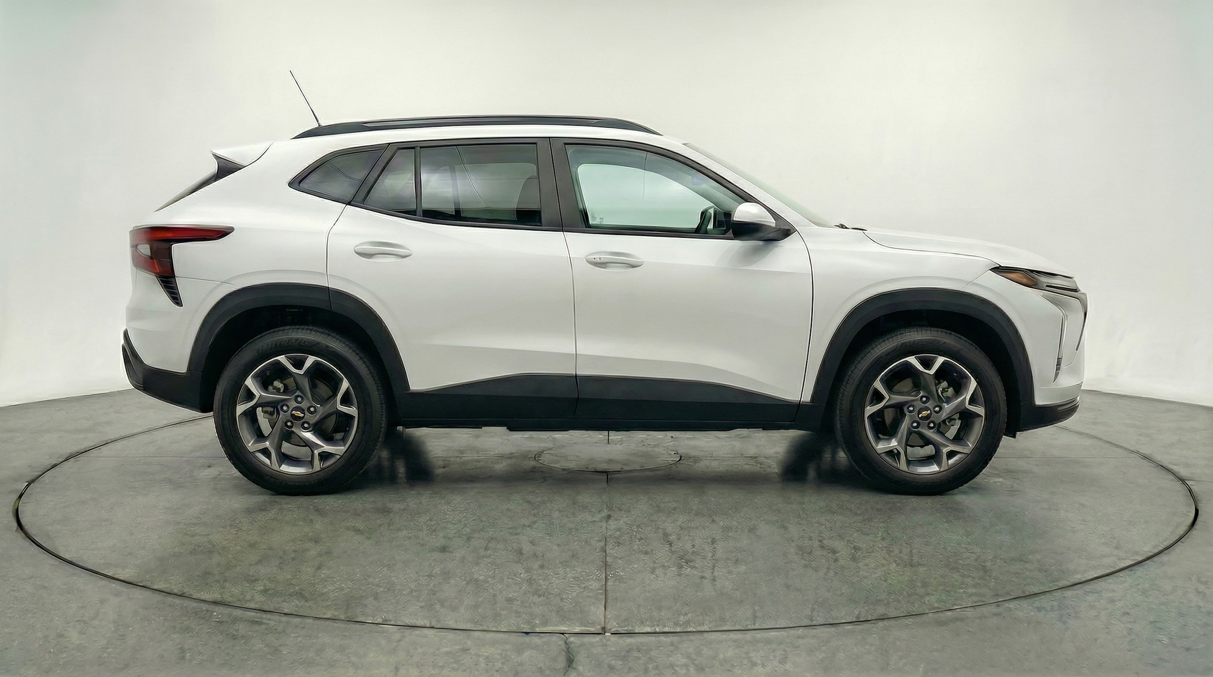 Thumbnail: 2025 Chevrolet Trax - 8