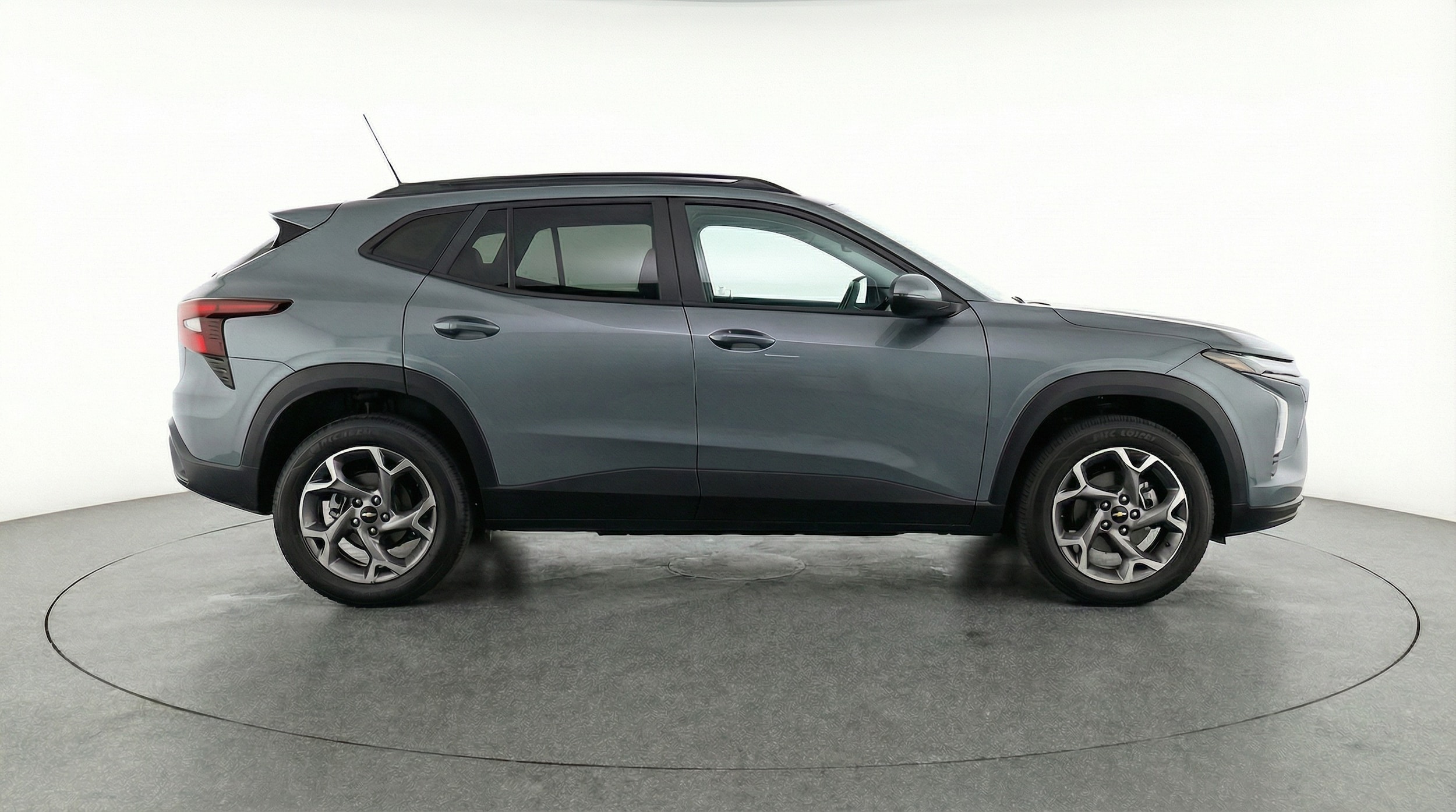 Thumbnail: 2025 Chevrolet Trax - 8