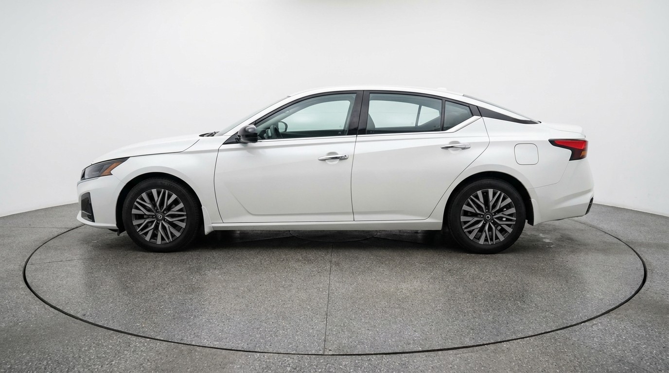 Thumbnail: 2025 Nissan Altima - 4