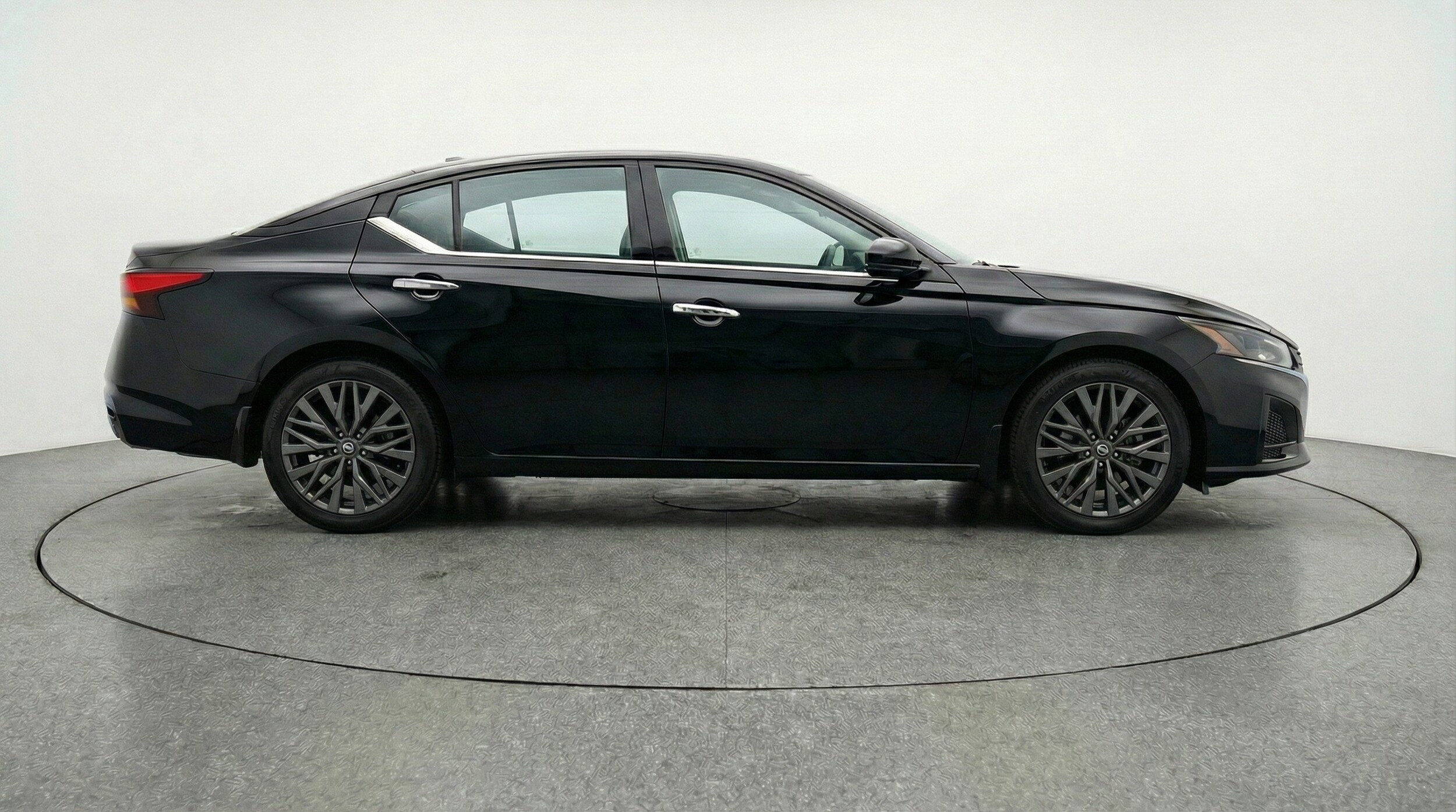 Thumbnail: 2025 Nissan Altima - 11