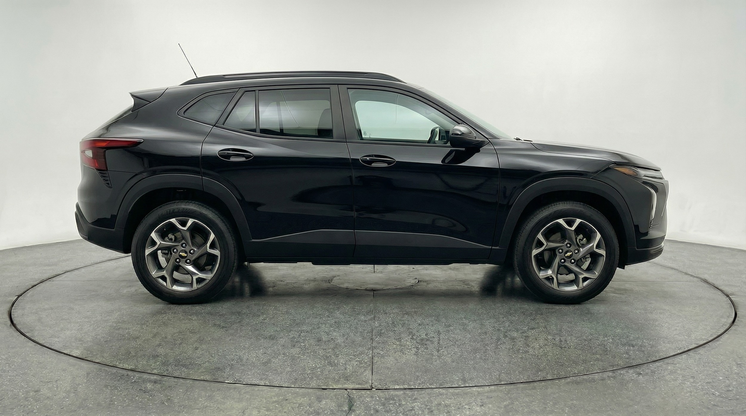 Thumbnail: 2025 Chevrolet Trax - 8