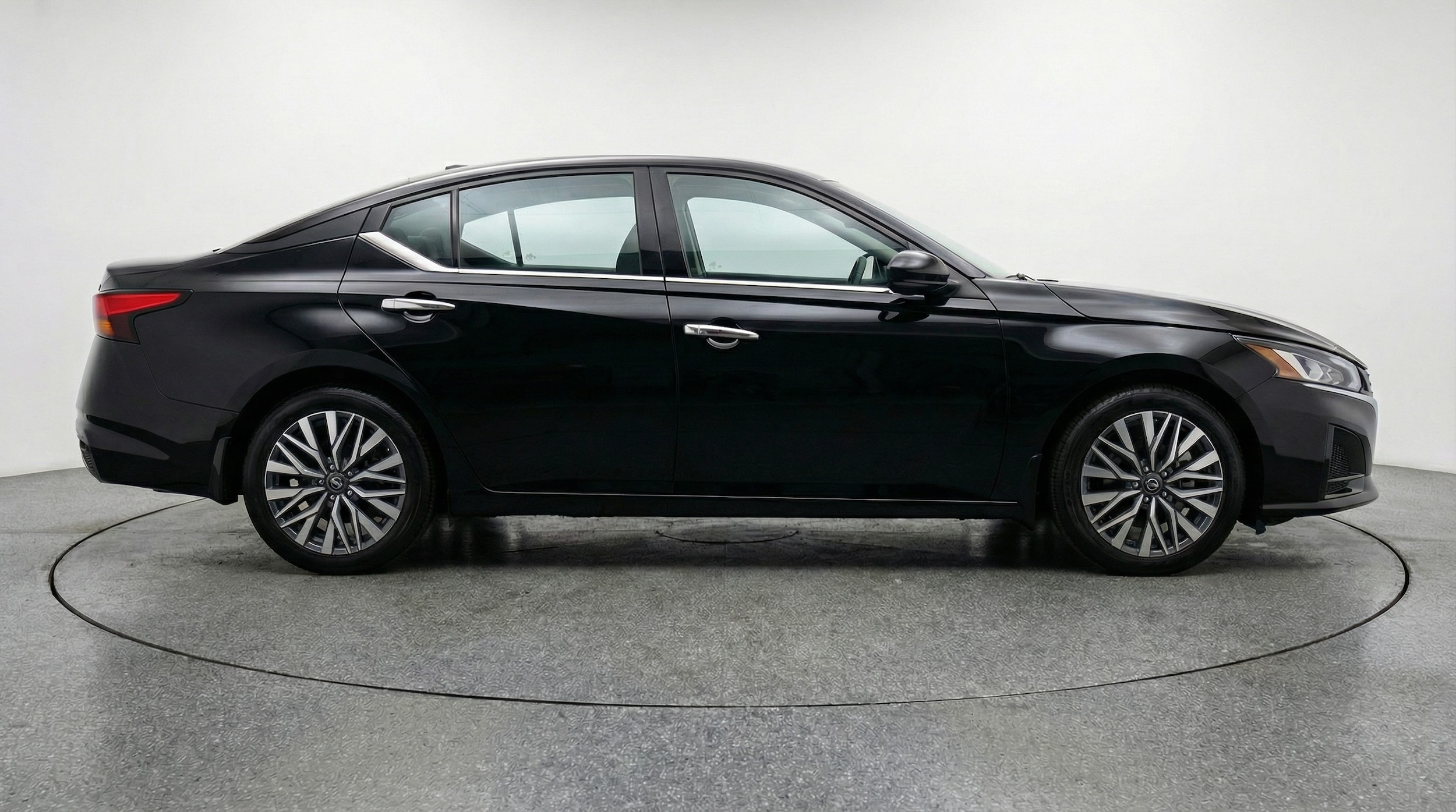 Thumbnail: 2025 Nissan Altima - 8